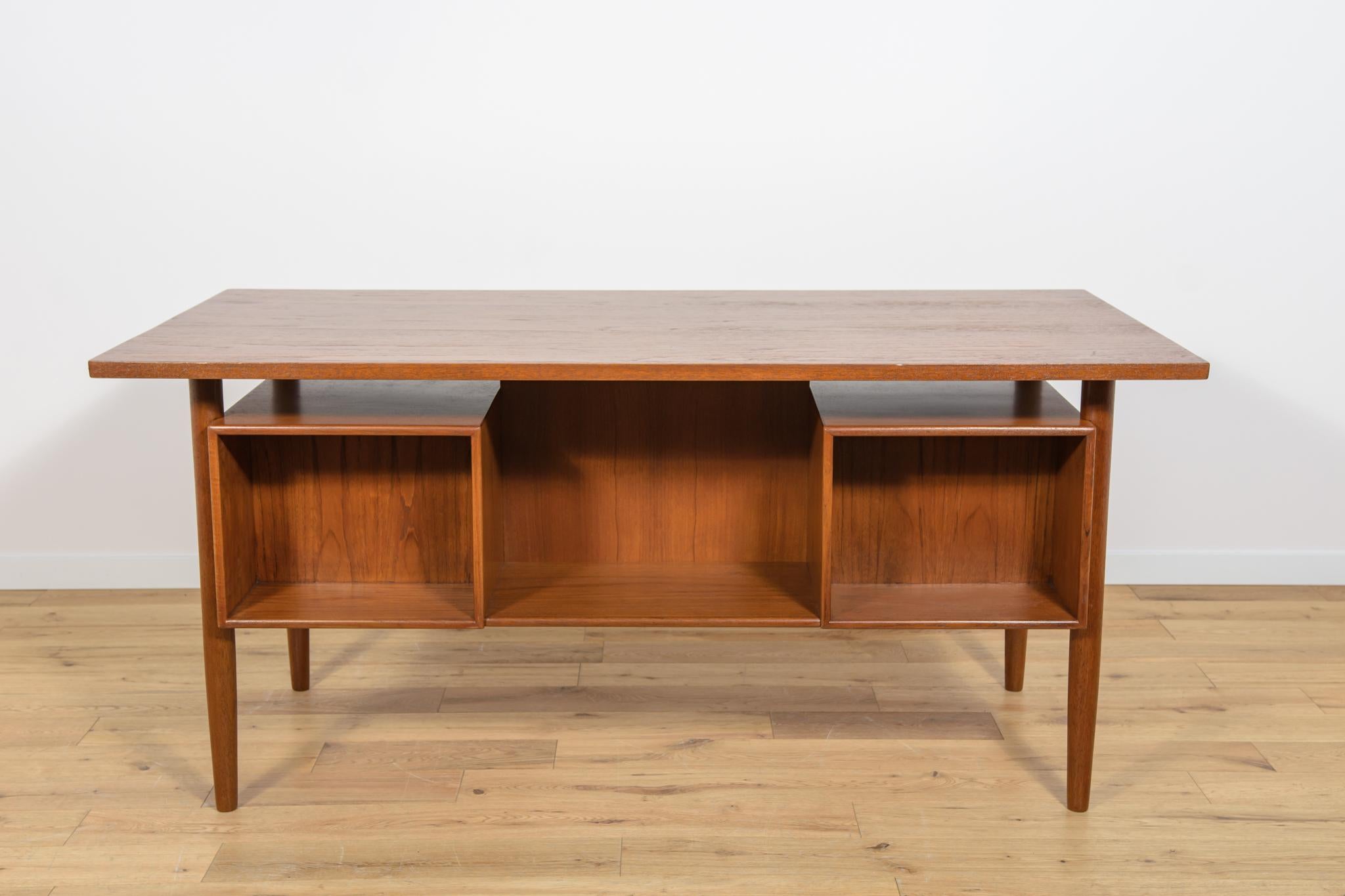 Mid-20th Century Mid Century Freestanding Teak Desk by Arne Vodder for Sibast, 1960s For Sale