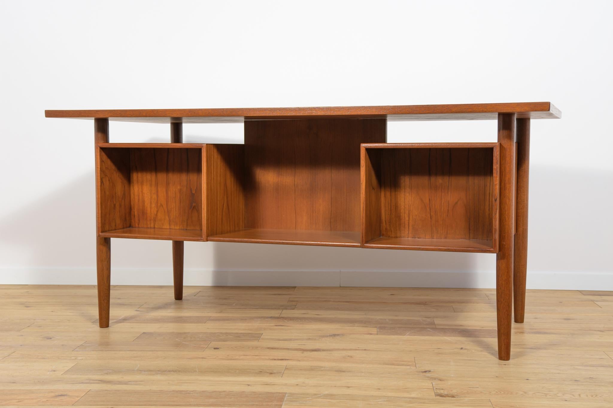 Mid Century Freestanding Teak Desk by Arne Vodder for Sibast, 1960s For Sale 1