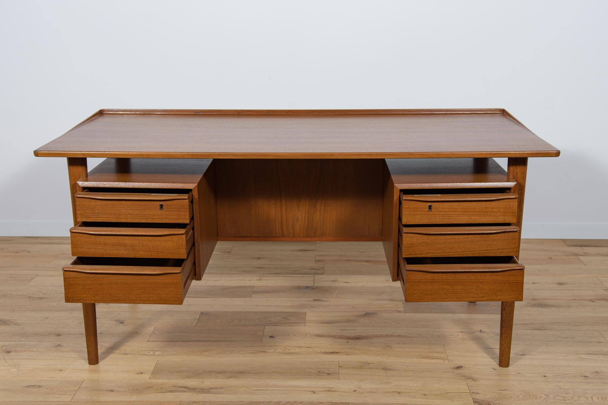 Mid-Century Freestanding Teak Desk by Peter Løvig Nielsen, 1960s For Sale 4