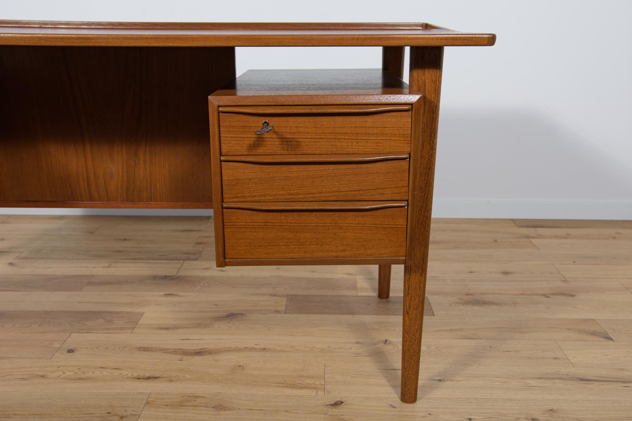 Mid-Century Freestanding Teak Desk by Peter Løvig Nielsen, 1960s For Sale 6