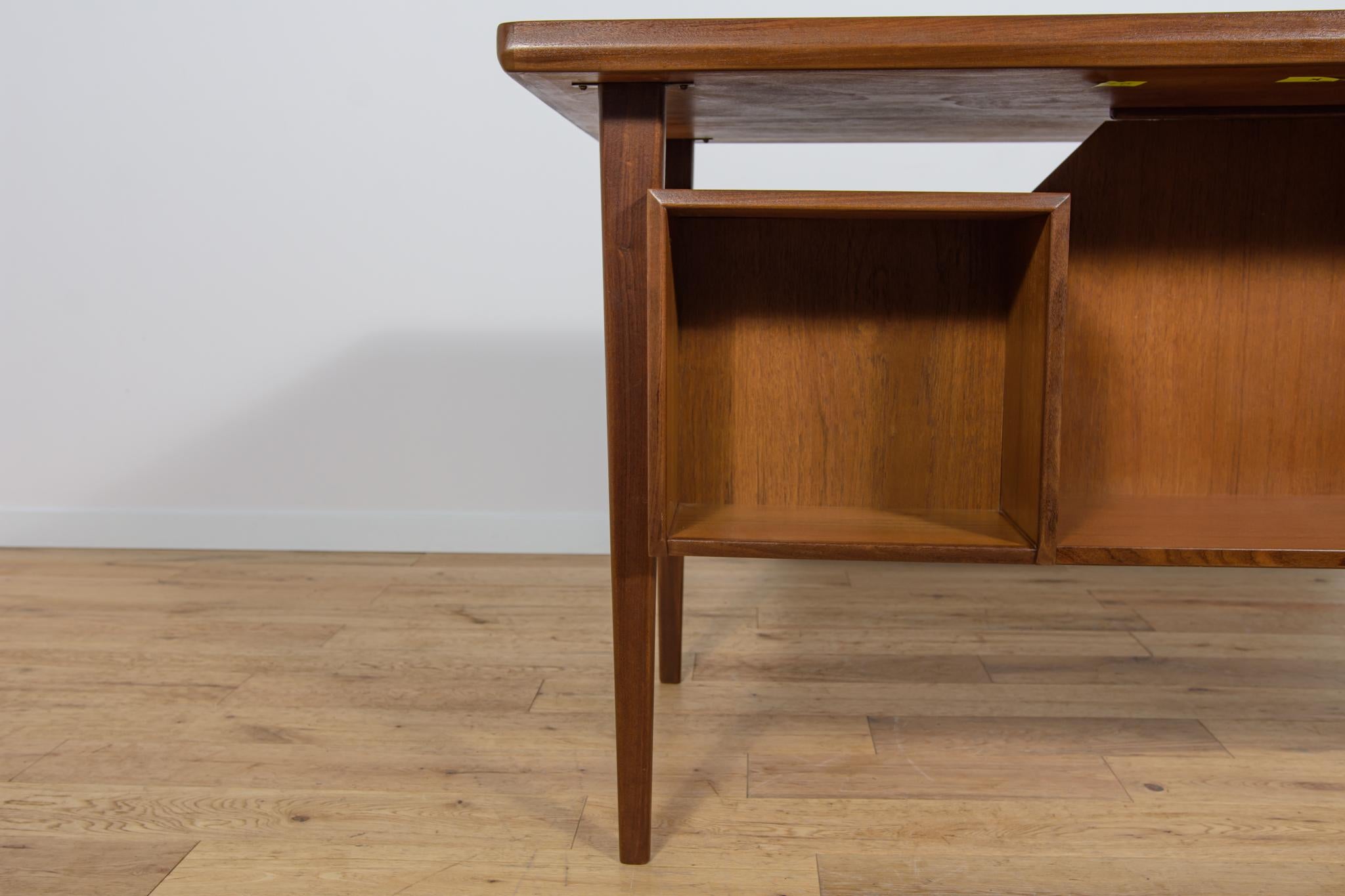 Mid-Century Freestanding Teak Desk by Peter Løvig Nielsen, 1960s For Sale 12