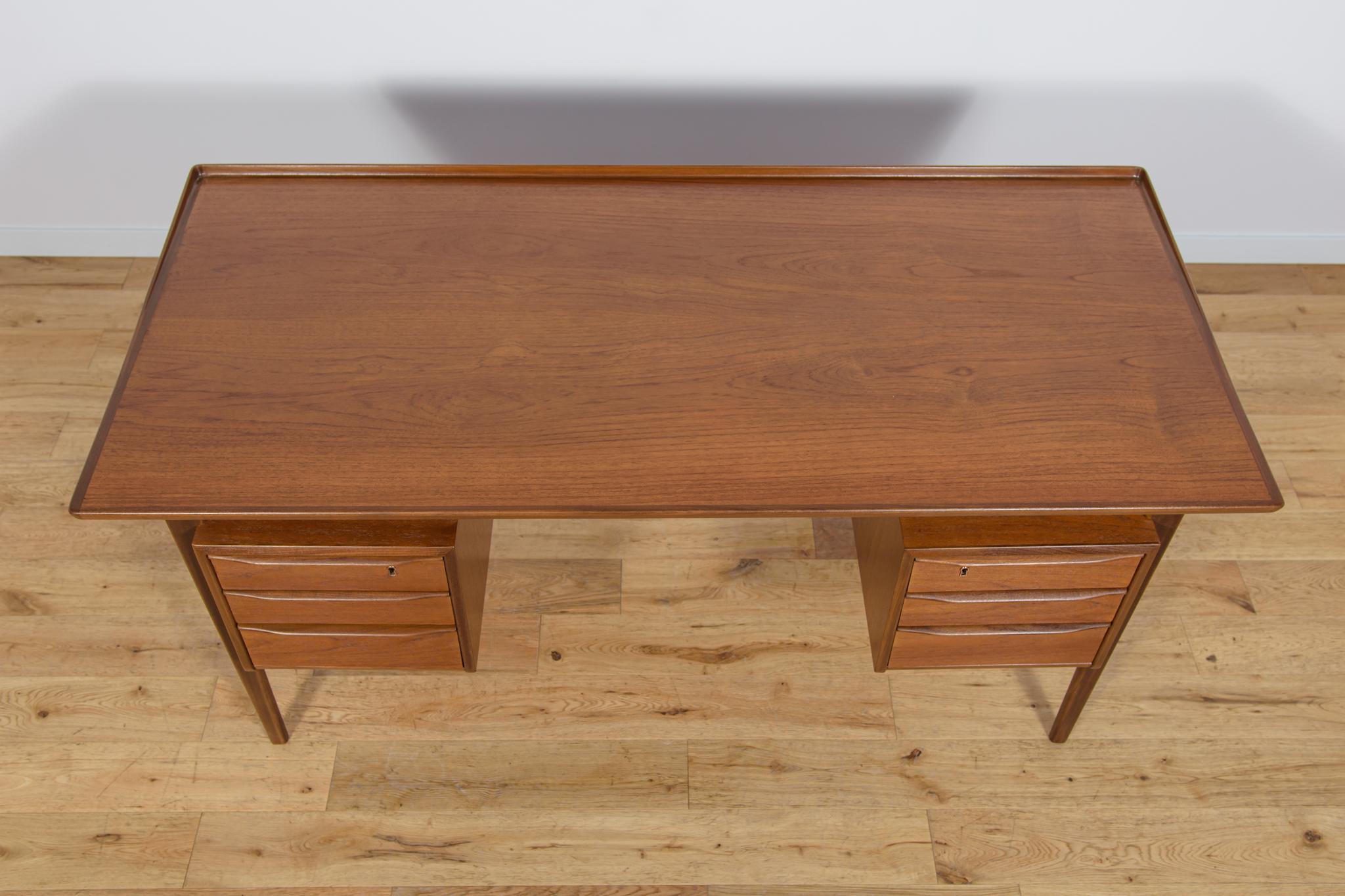 Danish Mid-Century Freestanding Teak Desk by Peter Løvig Nielsen, 1960s For Sale