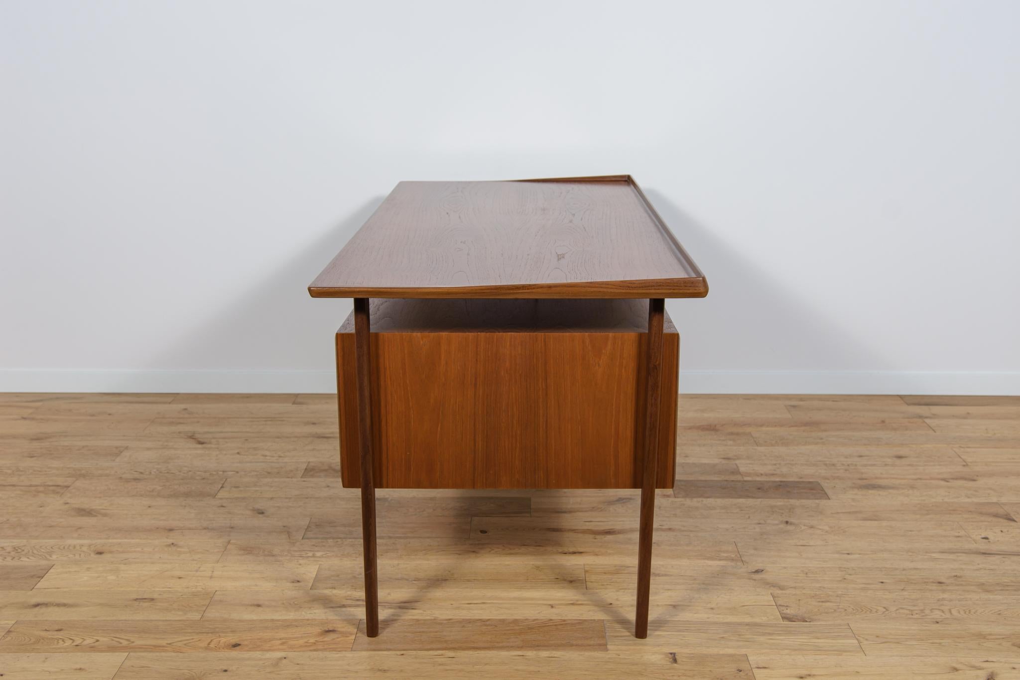 Freistehender Teakholz-Schreibtisch von Peter Løvig Nielsen, 1960er Jahre (Holzarbeit) im Angebot