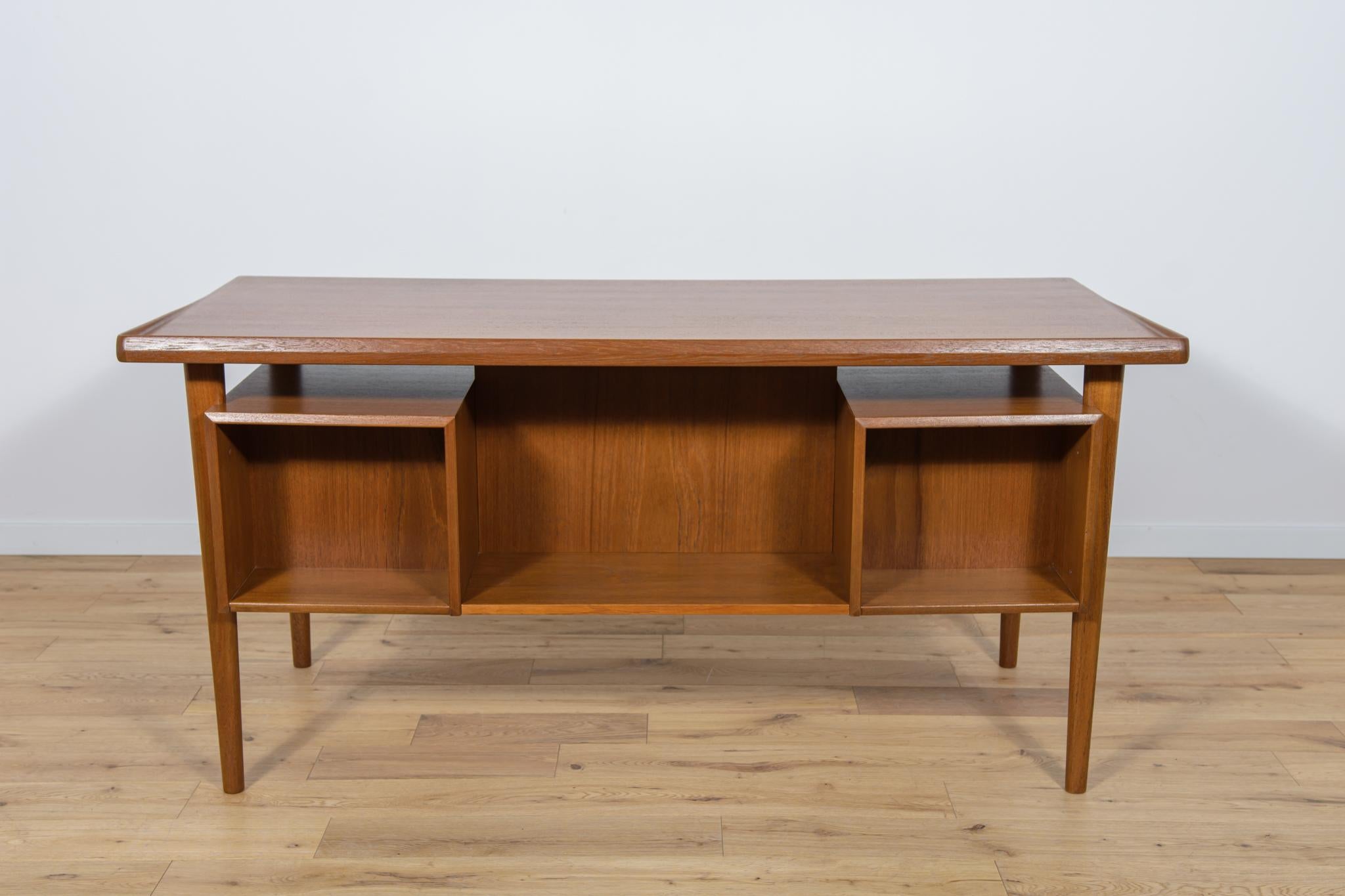 Mid-Century Freestanding Teak Desk by Peter Løvig Nielsen, 1960s For Sale 1