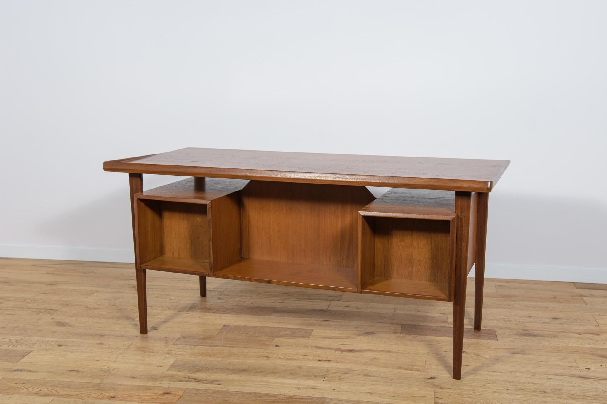 Mid-Century Freestanding Teak Desk by Peter Løvig Nielsen, 1960s For Sale 1