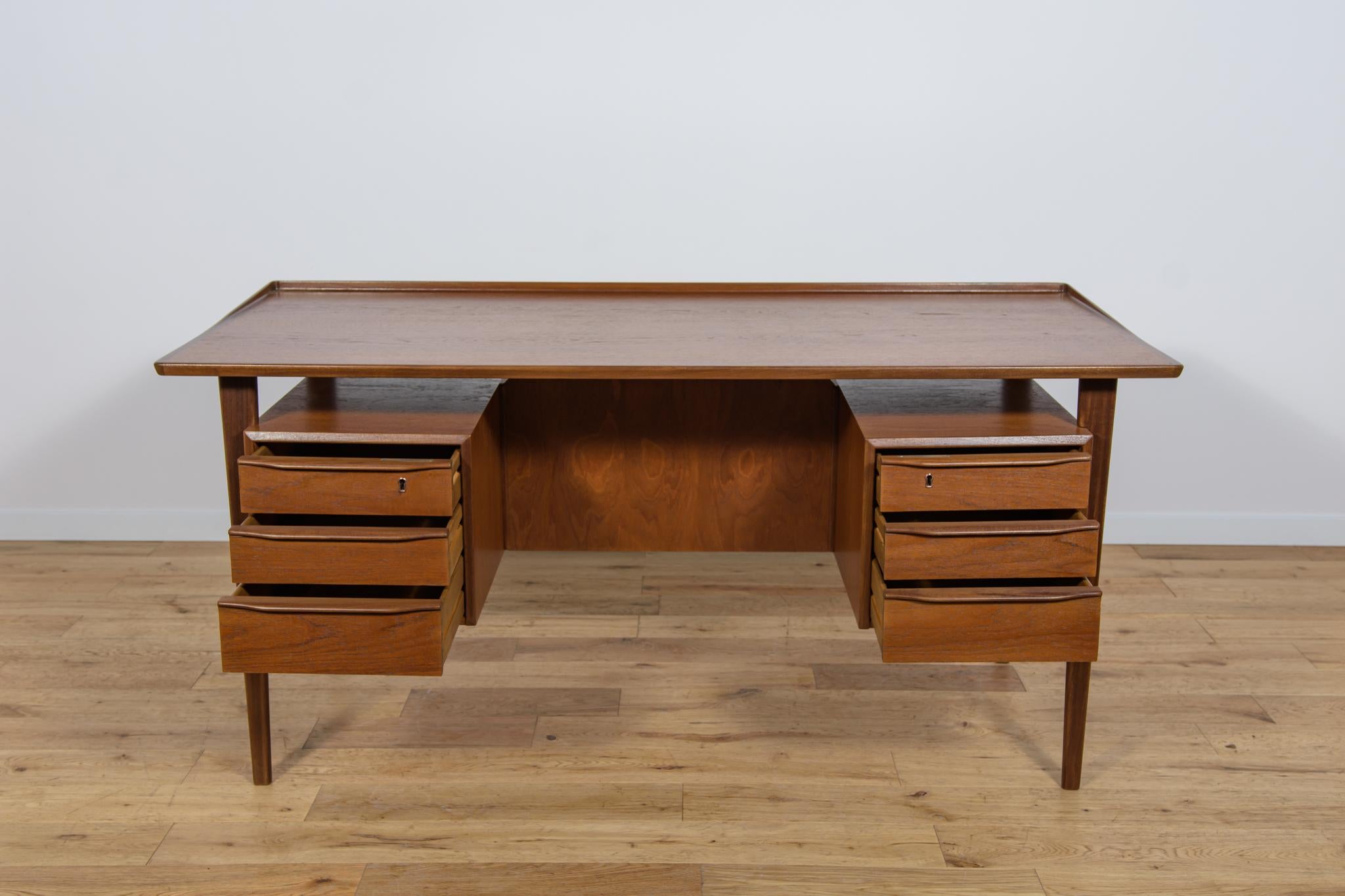 Freistehender Teakholz-Schreibtisch von Peter Løvig Nielsen, 1960er Jahre im Angebot 2