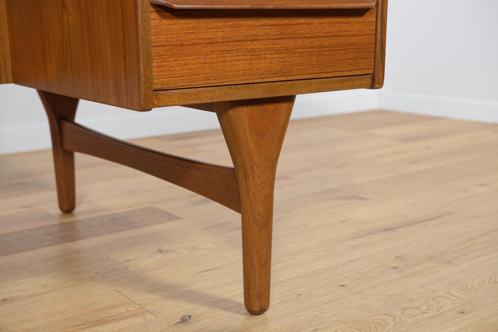 Mid-Century Freestanding teak Desk by Valdemar Mortensen, 1960s For Sale 9