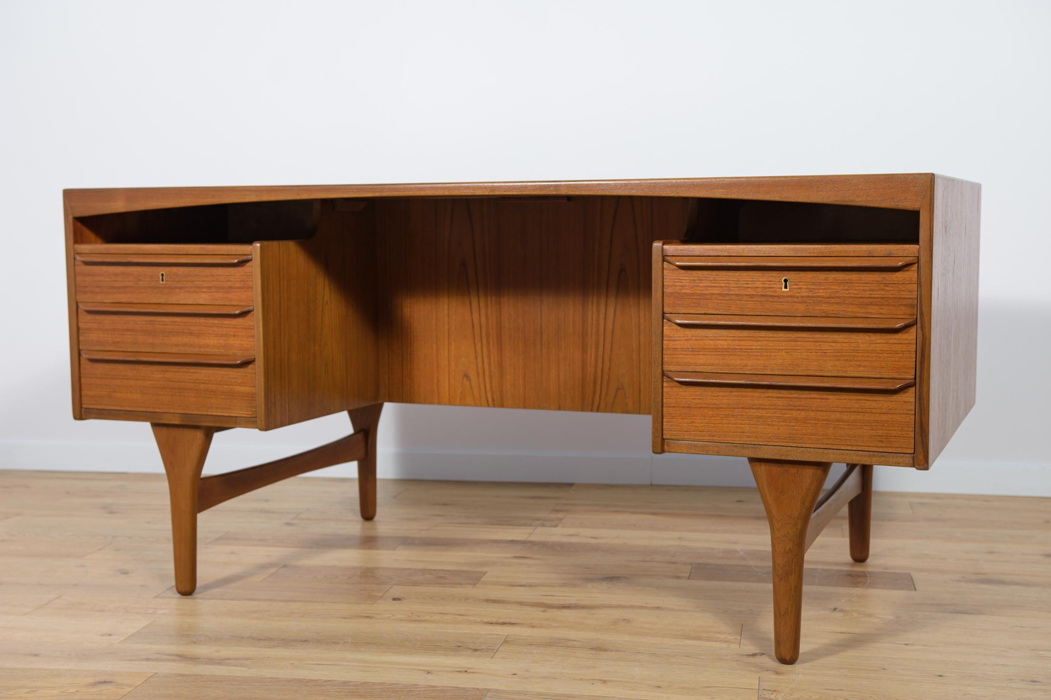 Danish Mid-Century Freestanding teak Desk by Valdemar Mortensen, 1960s For Sale