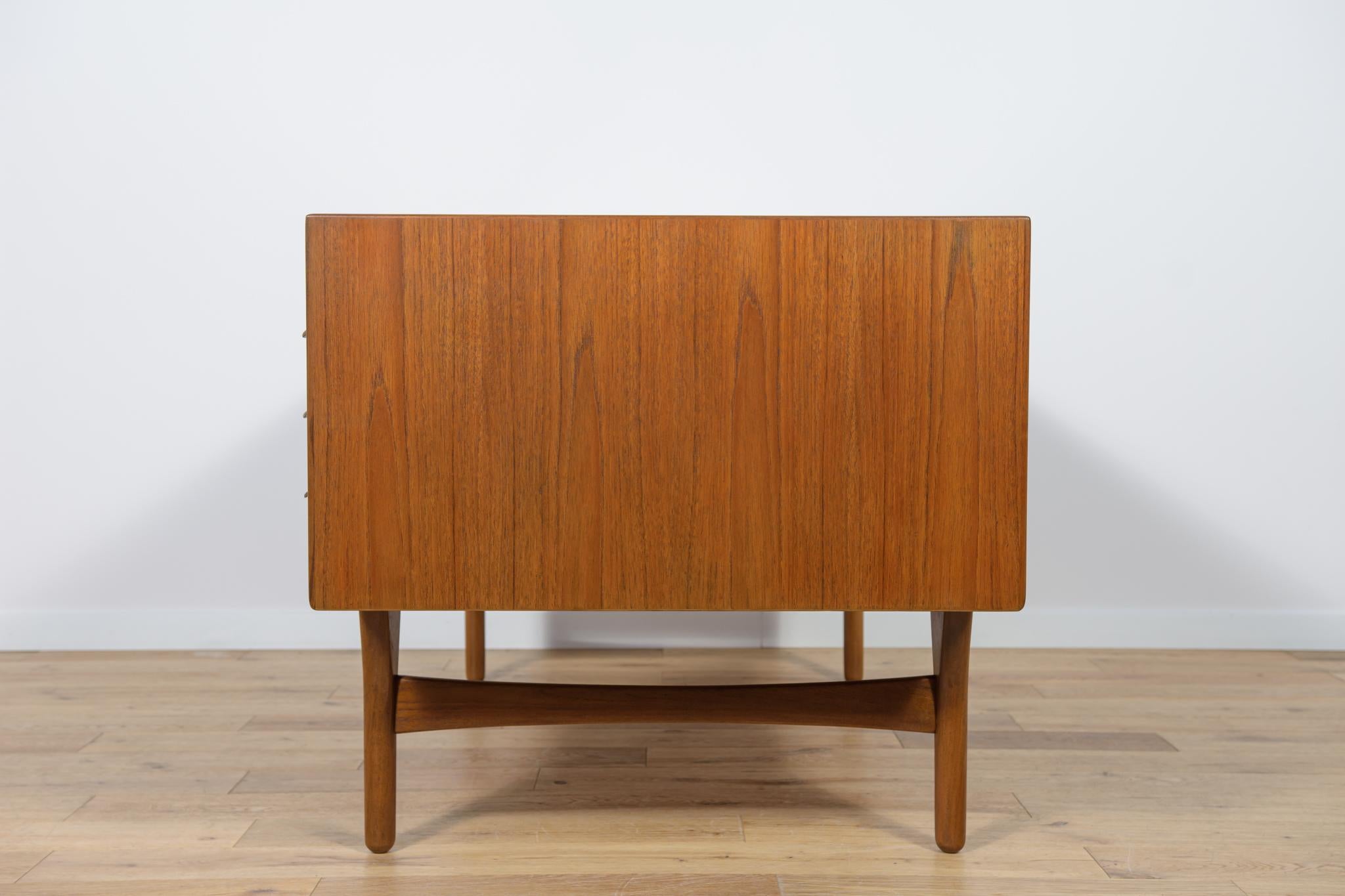Woodwork Mid-Century Freestanding teak Desk by Valdemar Mortensen, 1960s For Sale
