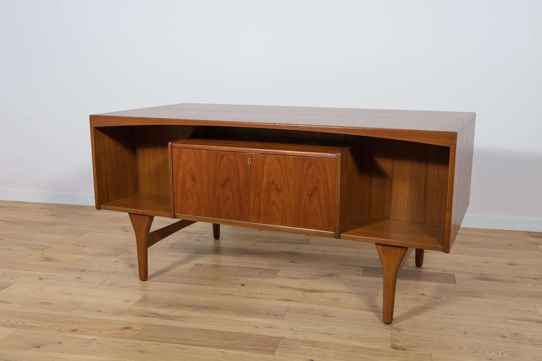 Mid-20th Century Mid-Century Freestanding teak Desk by Valdemar Mortensen, 1960s For Sale