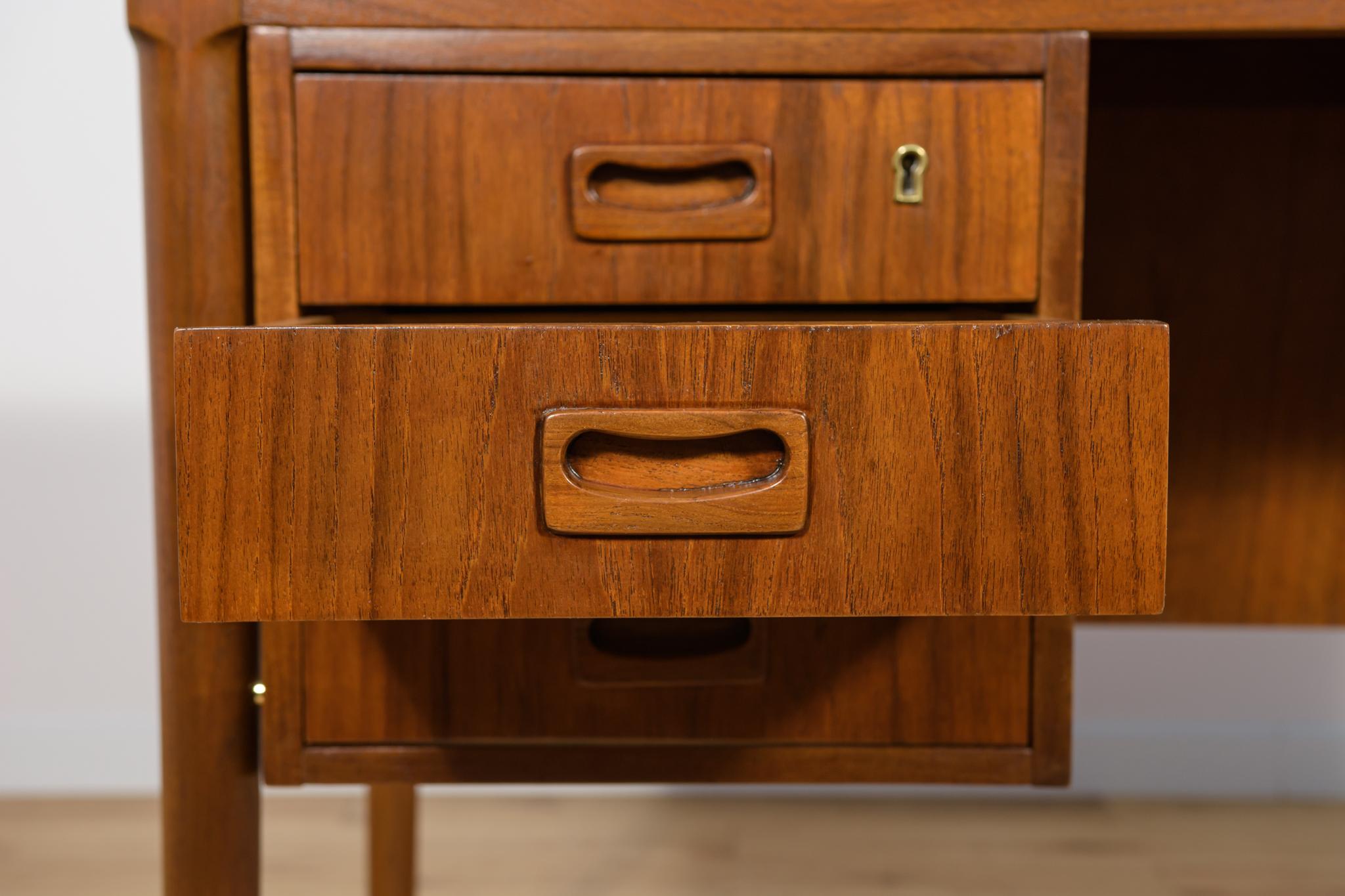 Scrivania indipendente in teak di metà secolo, Danimarca, anni '60 in vendita 3