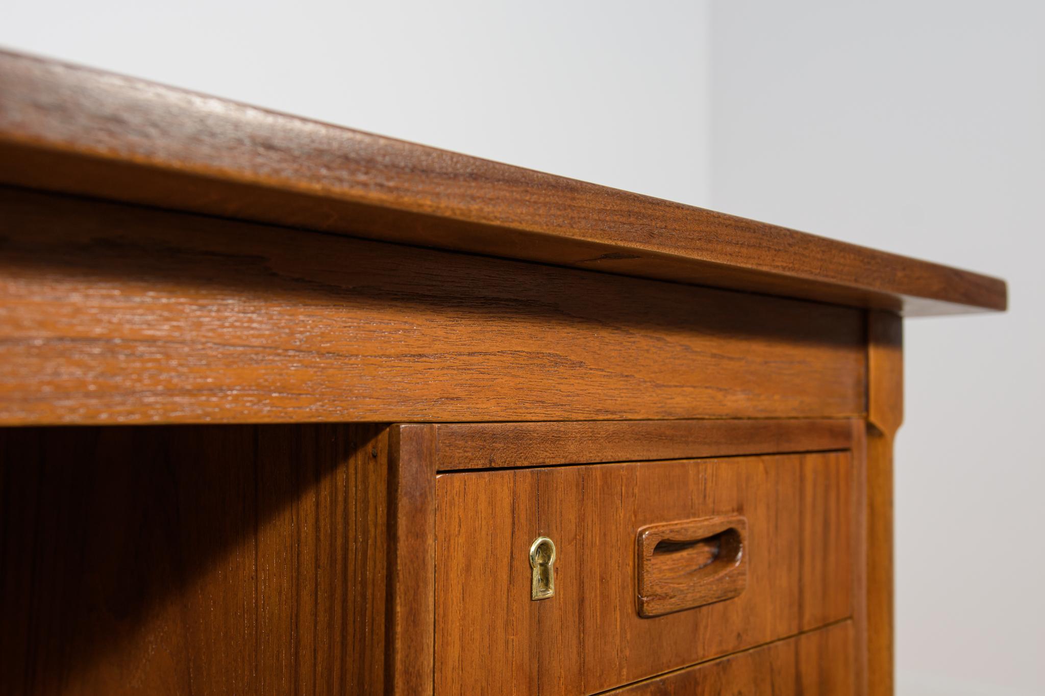Scrivania indipendente in teak di metà secolo, Danimarca, anni '60 in vendita 6