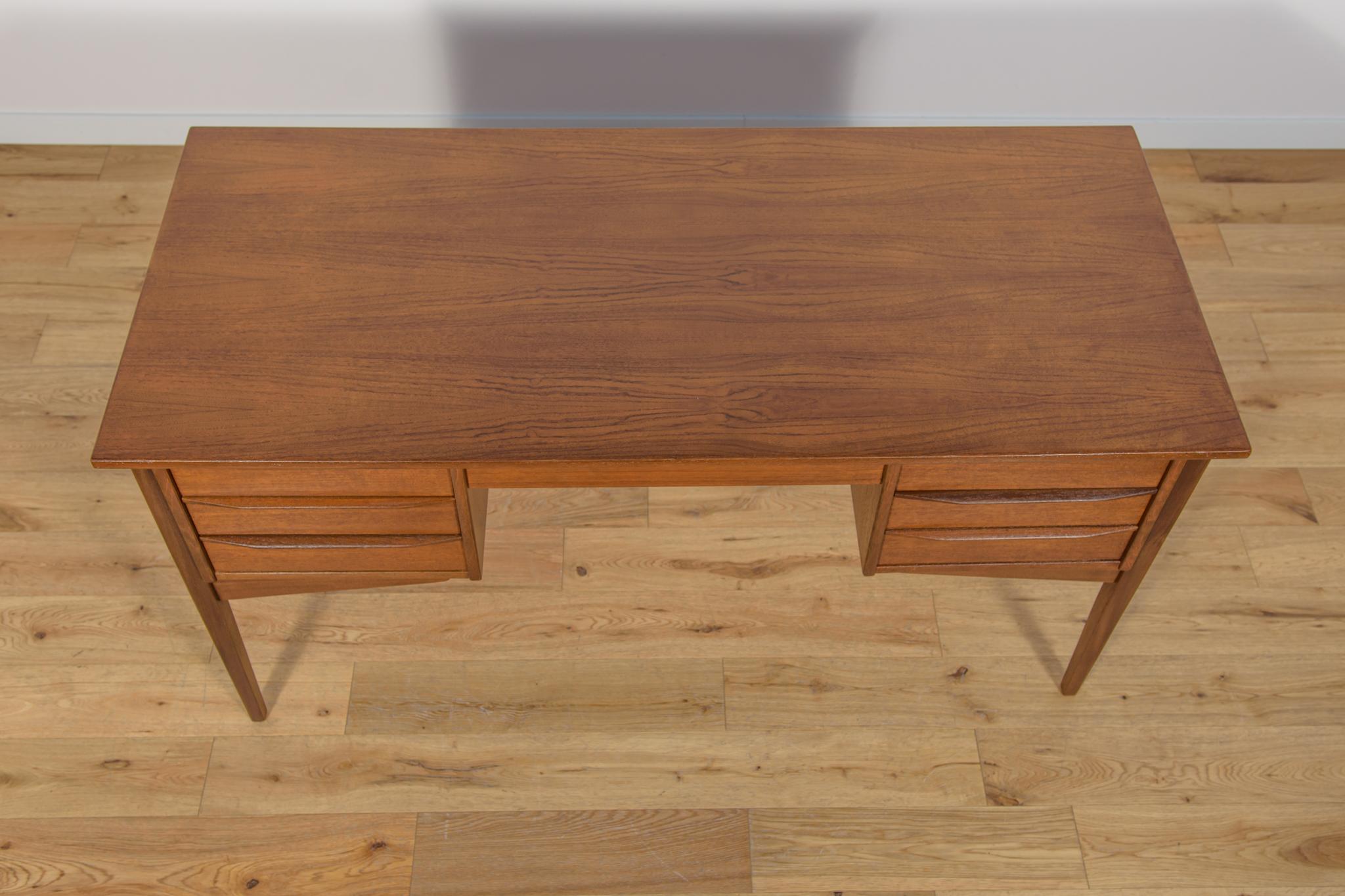 Danese Scrivania indipendente in teak di metà secolo, Danimarca, anni '60 in vendita