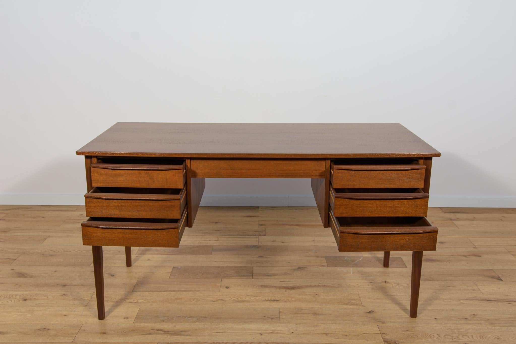 Teak Scrivania indipendente in teak di metà secolo, Danimarca, anni '60 in vendita