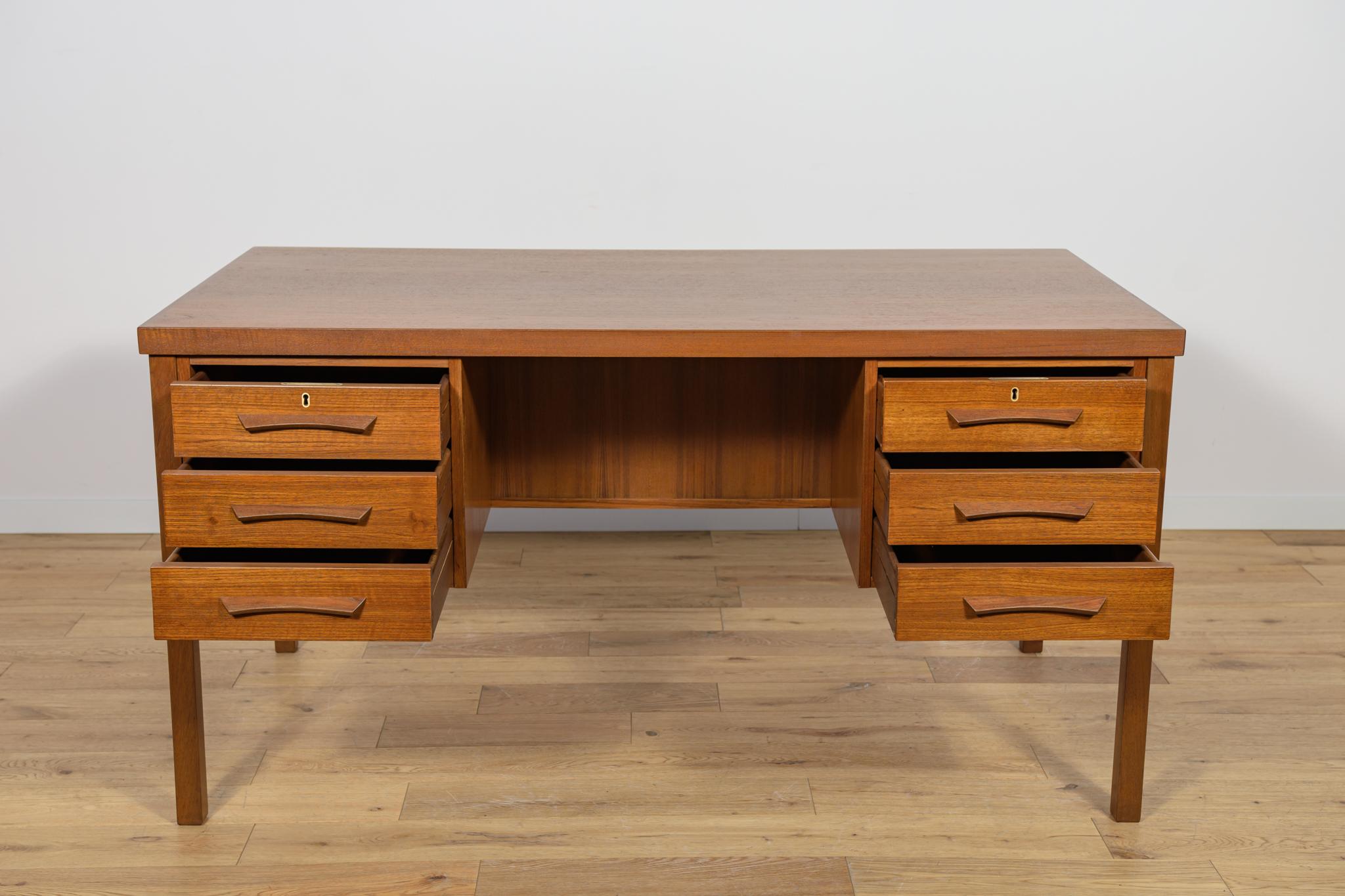 Teak Scrivania indipendente in teak di metà secolo, Danimarca, anni '60 in vendita