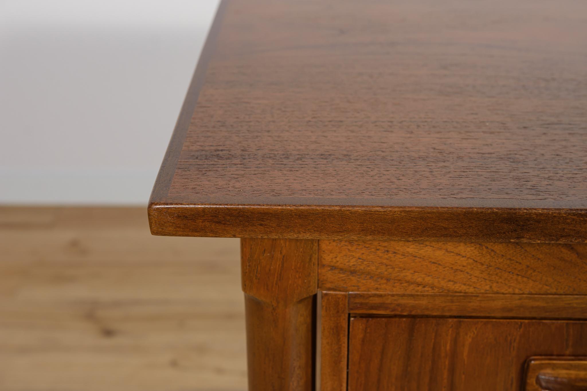 Scrivania indipendente in teak di metà secolo, Danimarca, anni '60 in vendita 1