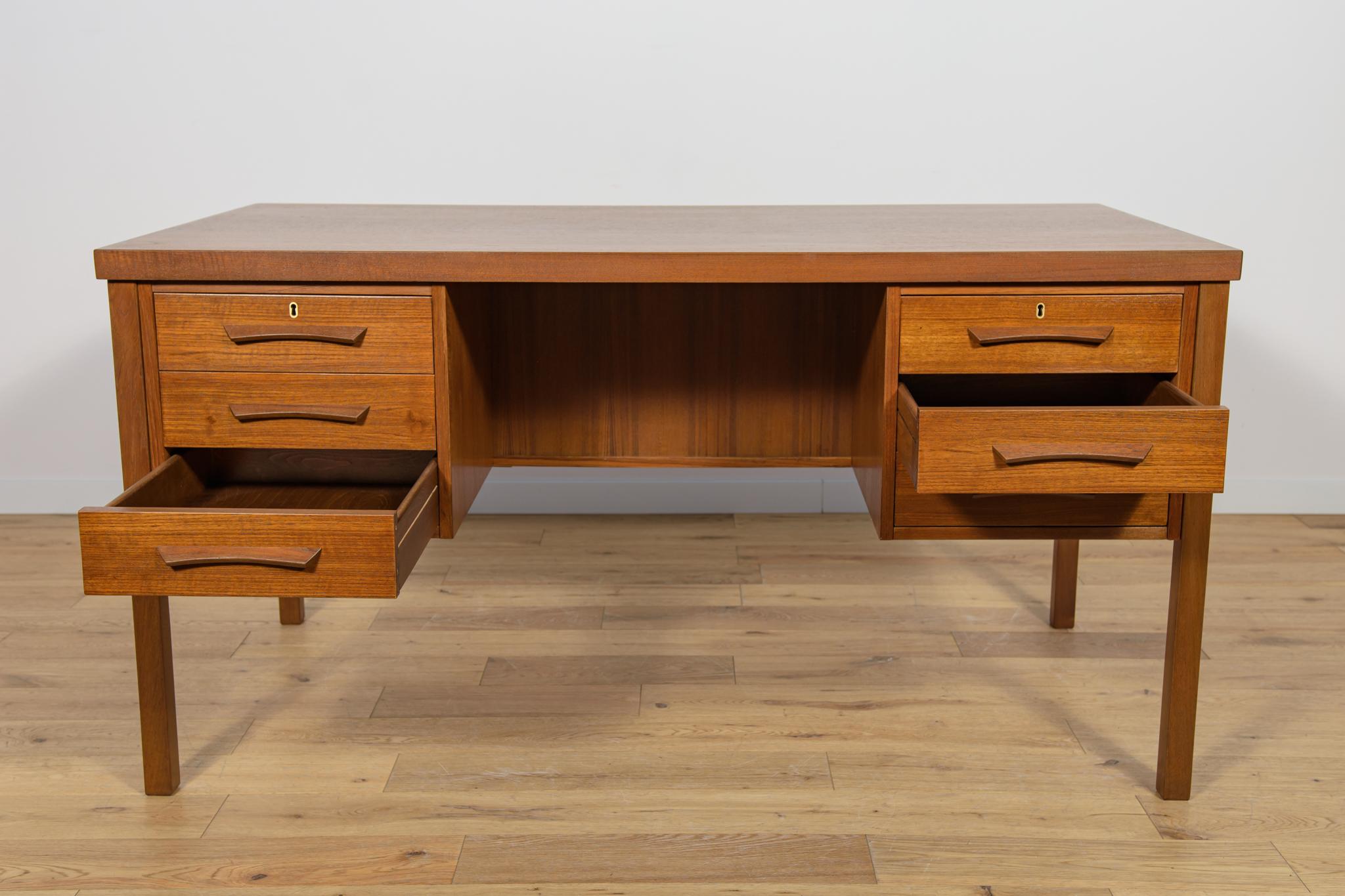 Scrivania indipendente in teak di metà secolo, Danimarca, anni '60 in vendita 1