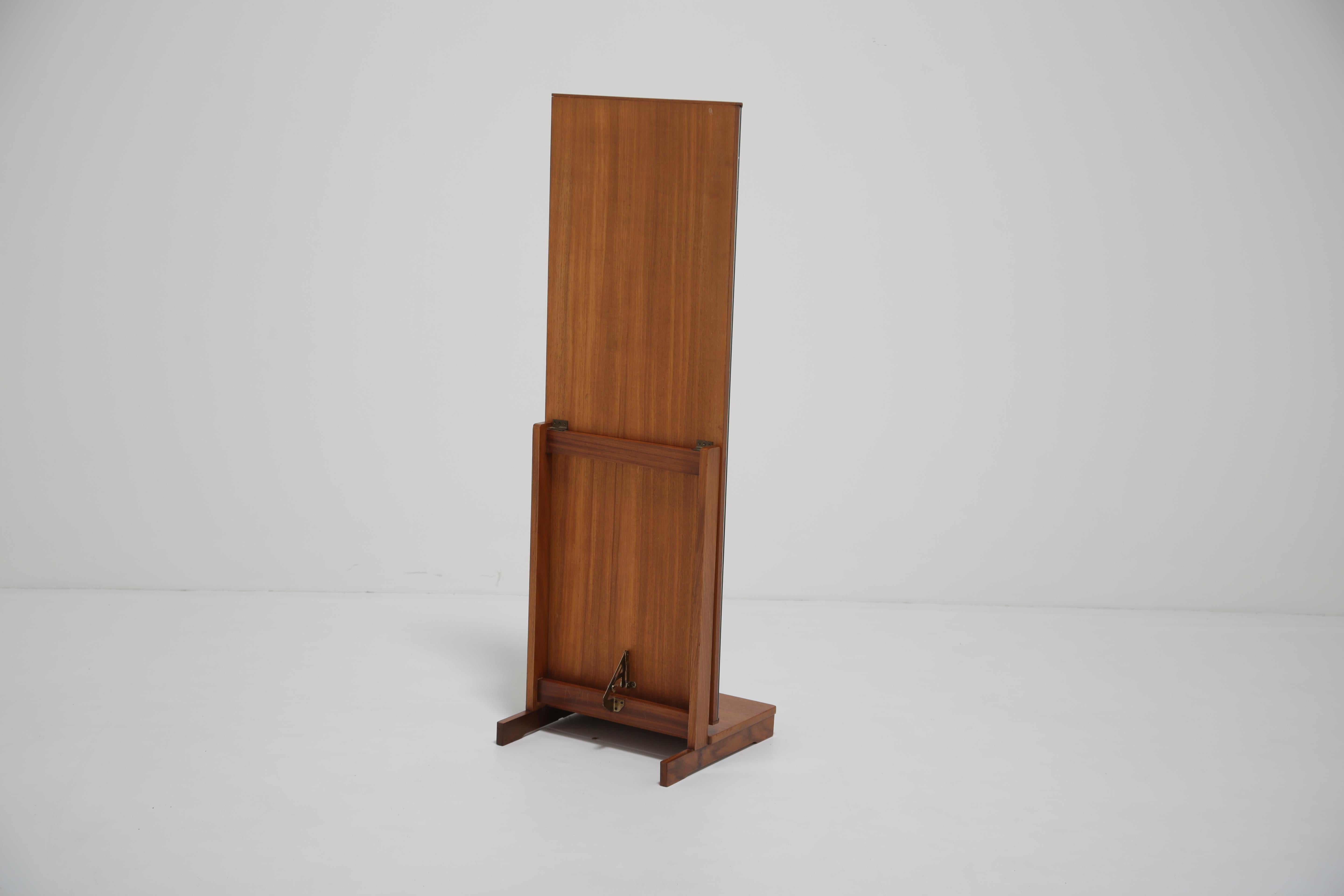 Miroir de cheval en teck, autoportant et inclinable, Royaume-Uni, années 1960. en vente 6