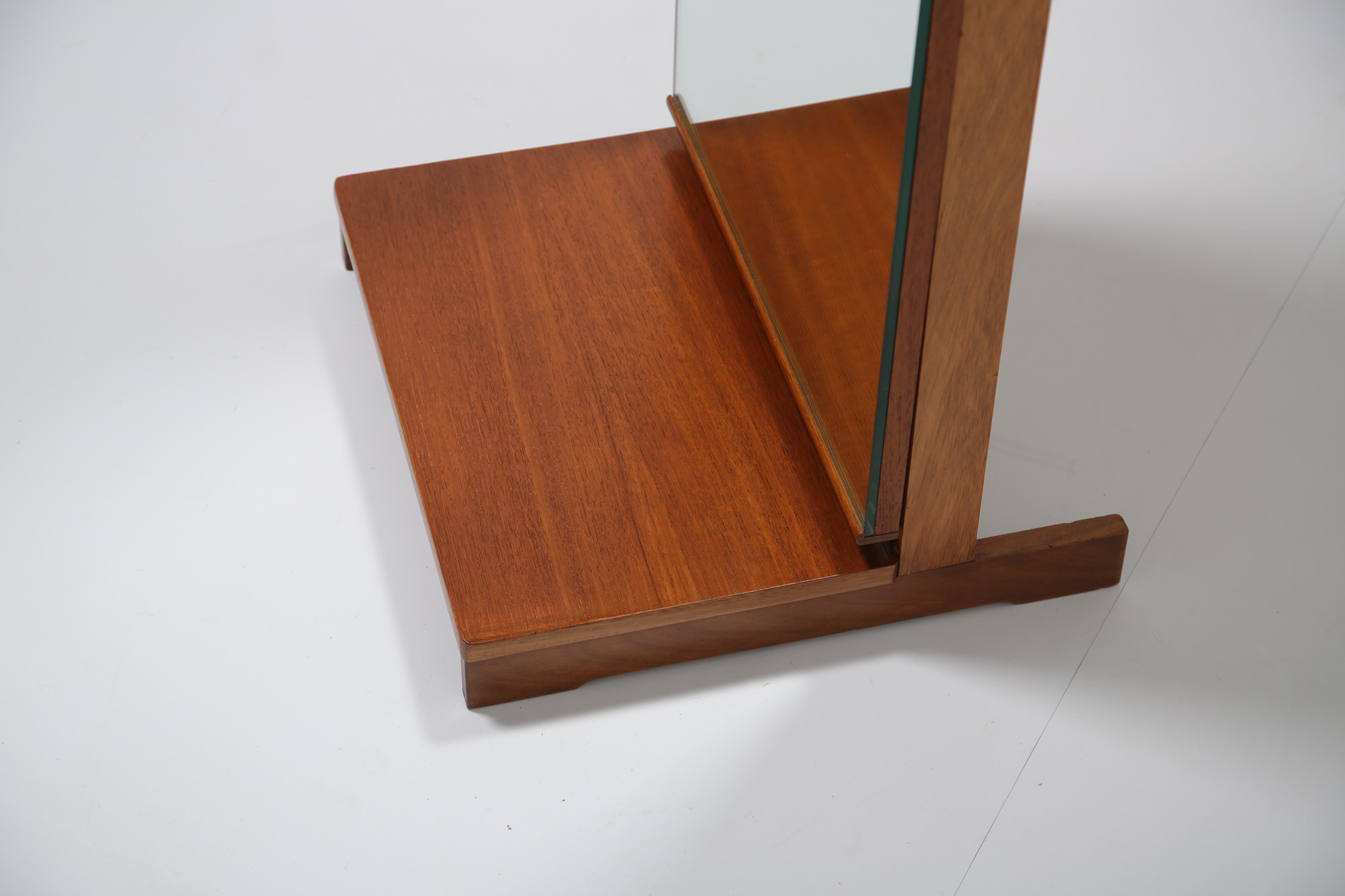 Miroir de cheval en teck, autoportant et inclinable, Royaume-Uni, années 1960. Bon état - En vente à Dublin 8, IE
