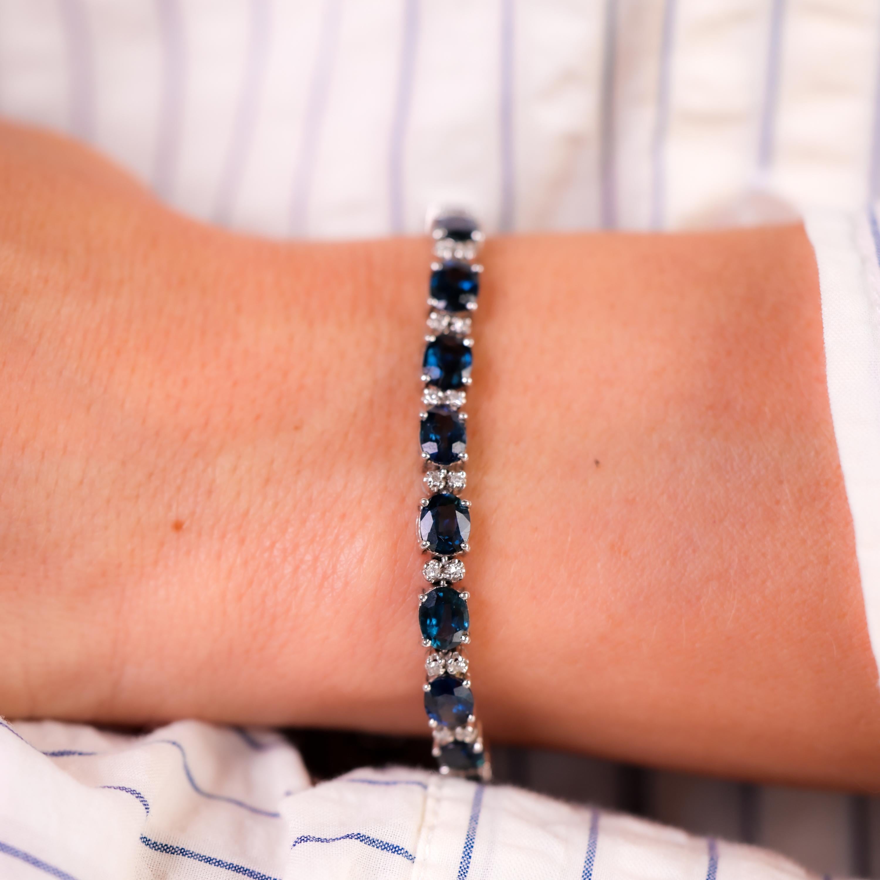 Oval Cut Mid Century French 11 Carat Sapphire Diamond 18K White Gold Bracelet