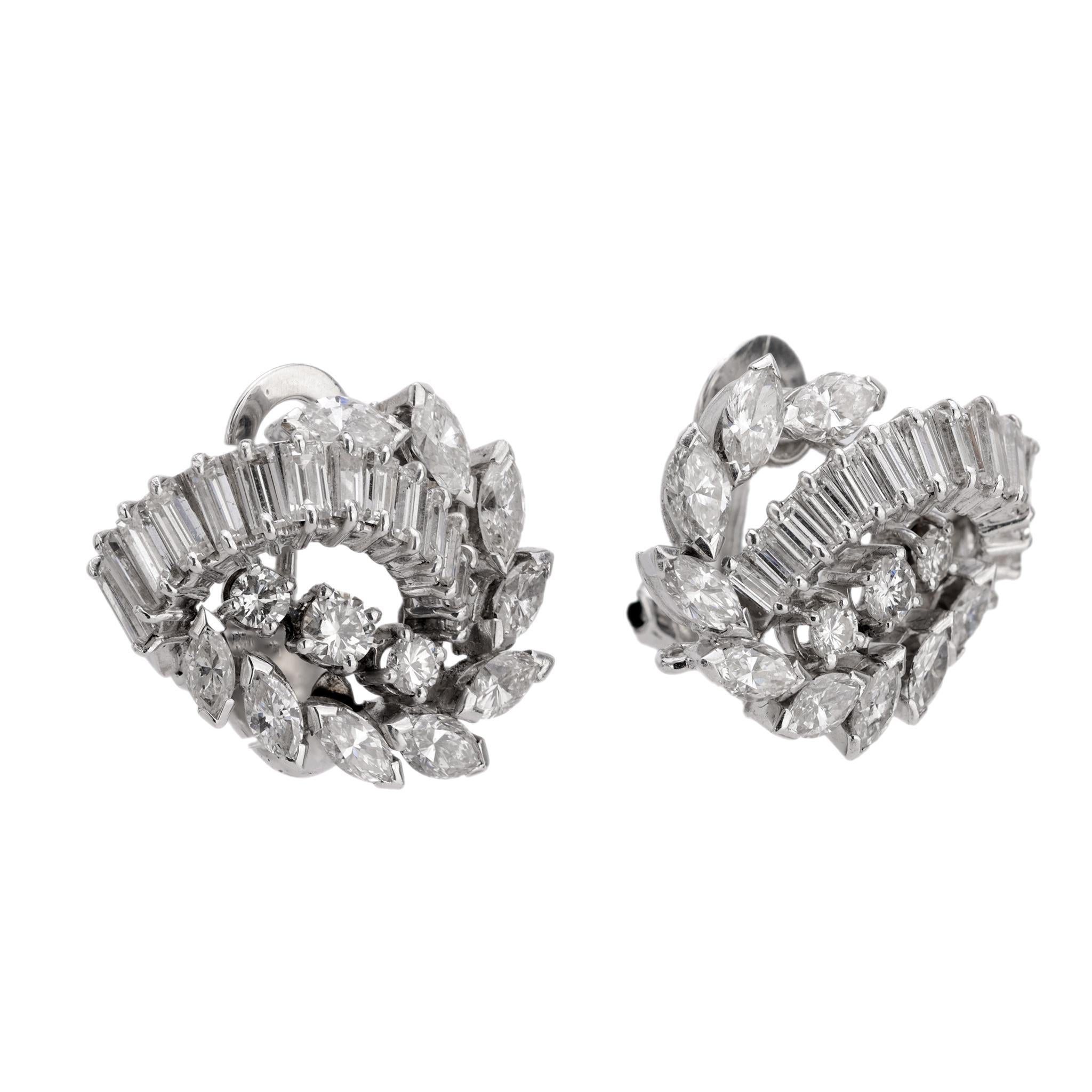Moderne Boucles d'oreilles en platine avec diamant de 4,70 carats de style français du milieu du siècle
