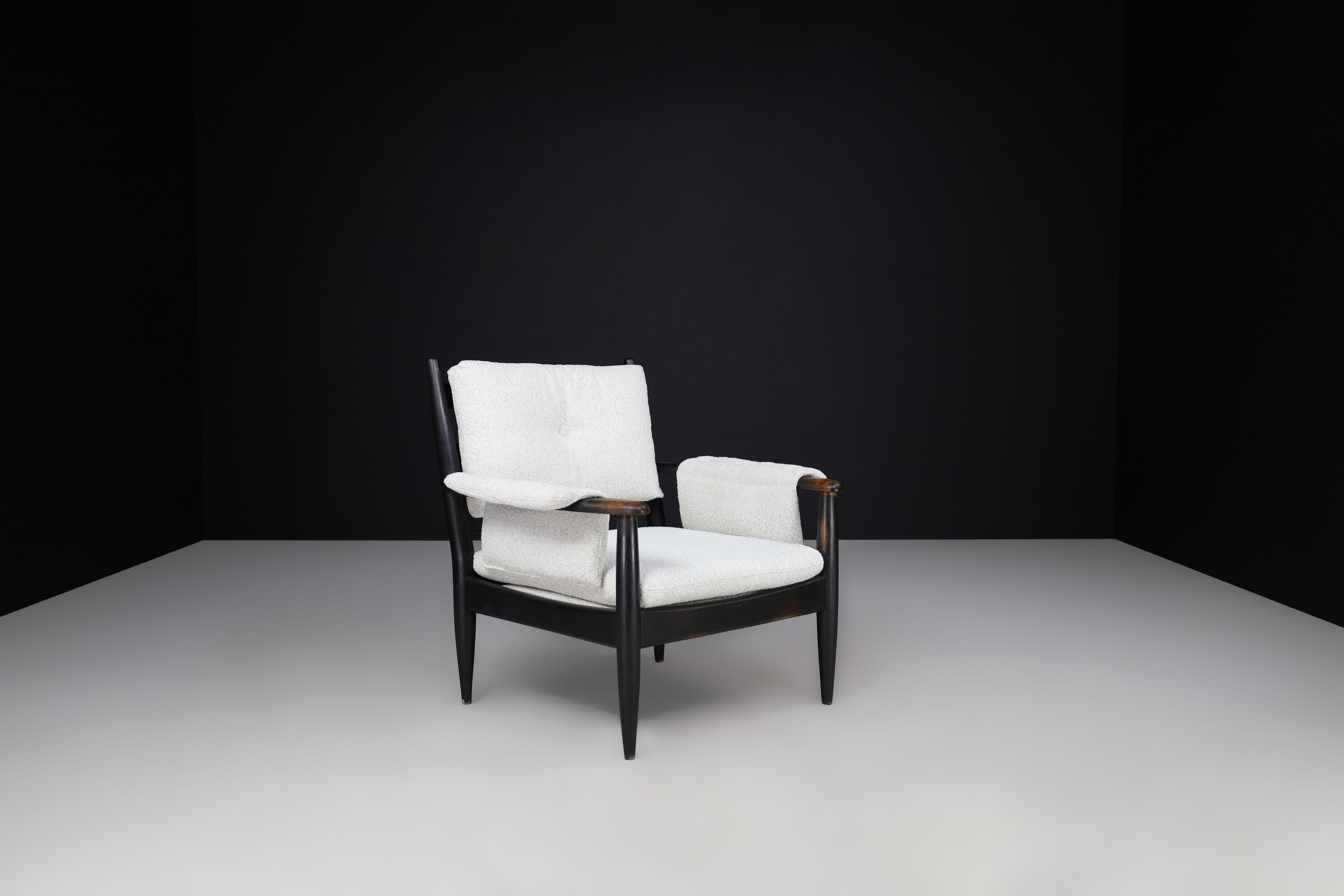 Mid-Century Modern Mid-Century French Armchair in Patinated Oak and Bouclé Upholstery, 1960s For Sale