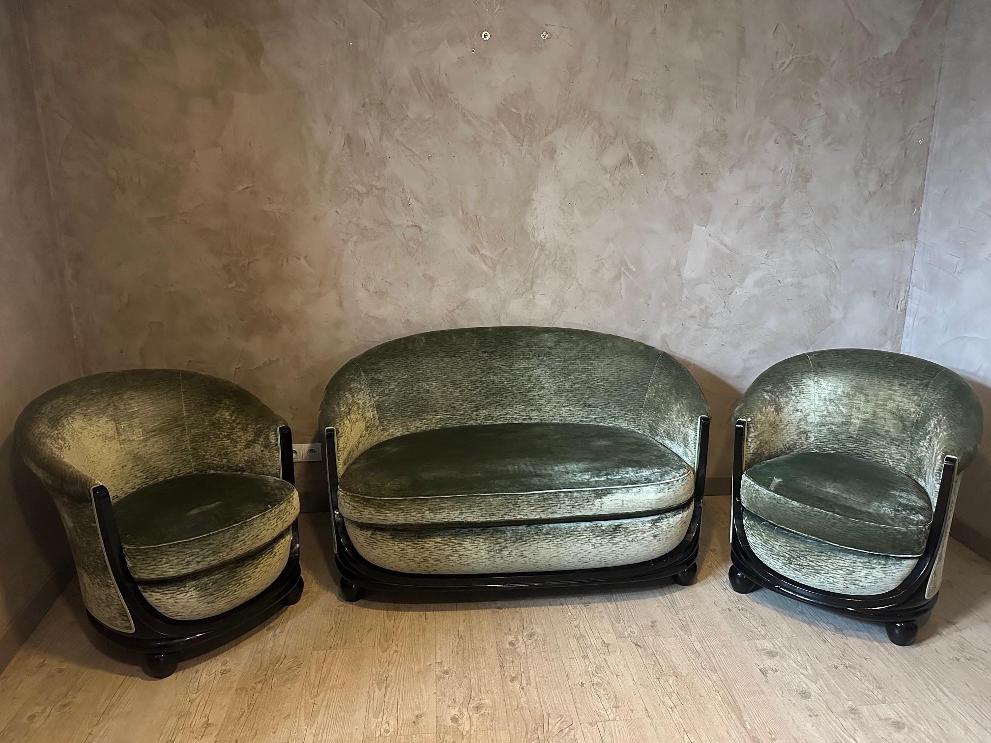 Lacquered Mid-century French Art deco Set of a two-seats Sofa and Two Armchairs, 1930s For Sale
