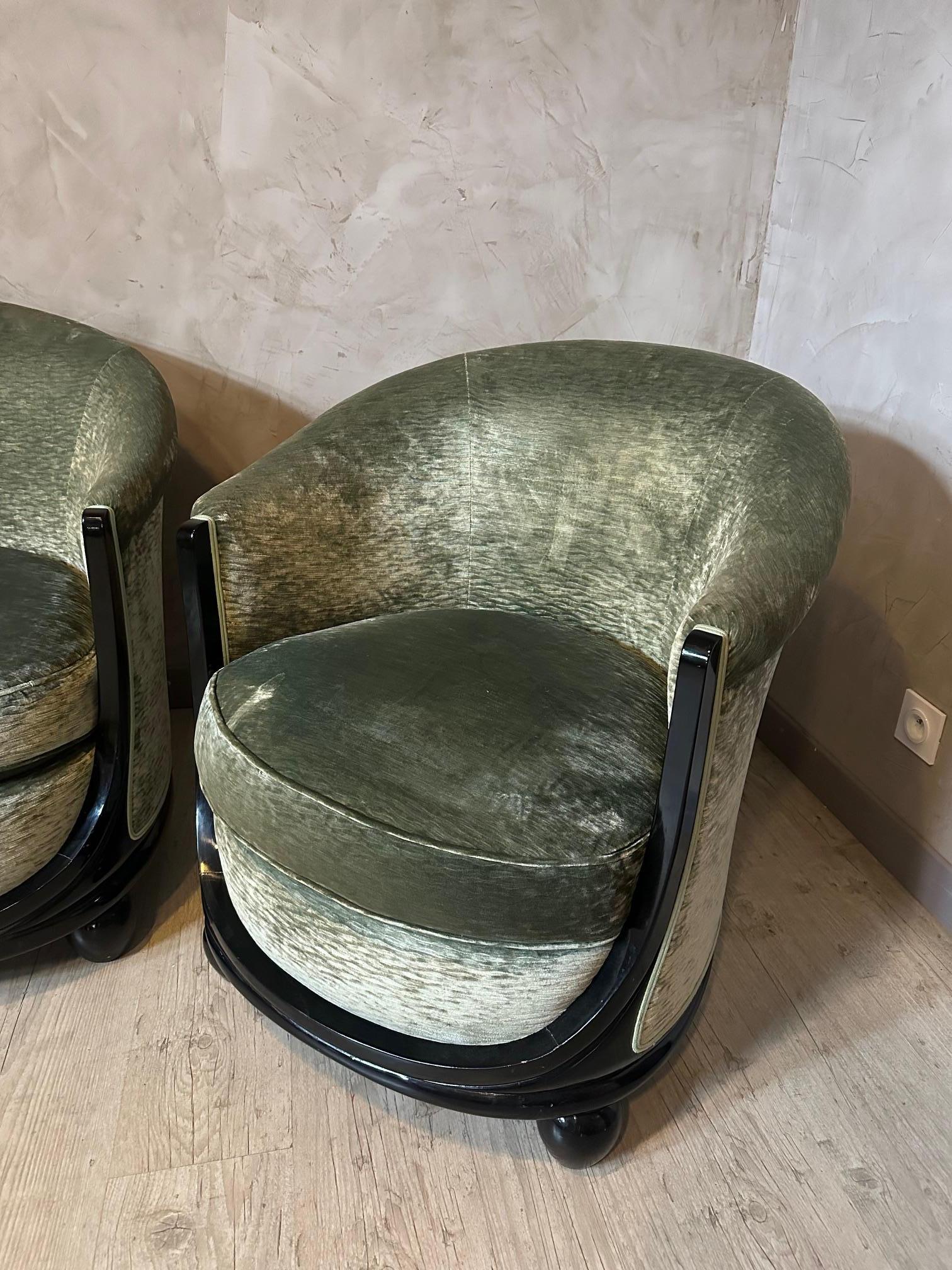 Velvet Mid-century French Art deco Set of a two-seats Sofa and Two Armchairs, 1930s For Sale