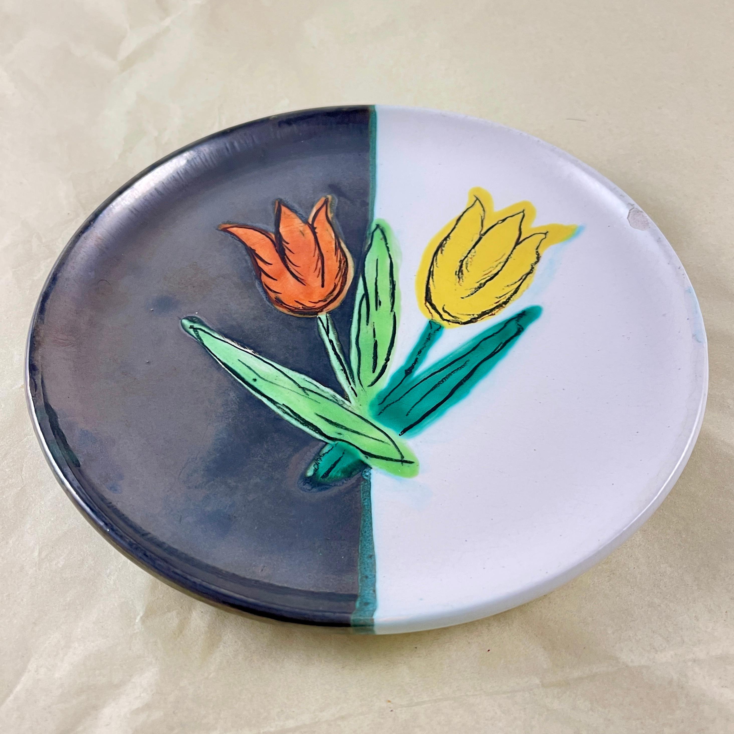 Mid-Century Modern Mid-Century French Atelier Cérenne à Vallauris Hand Made Signed Tulip Plate For Sale
