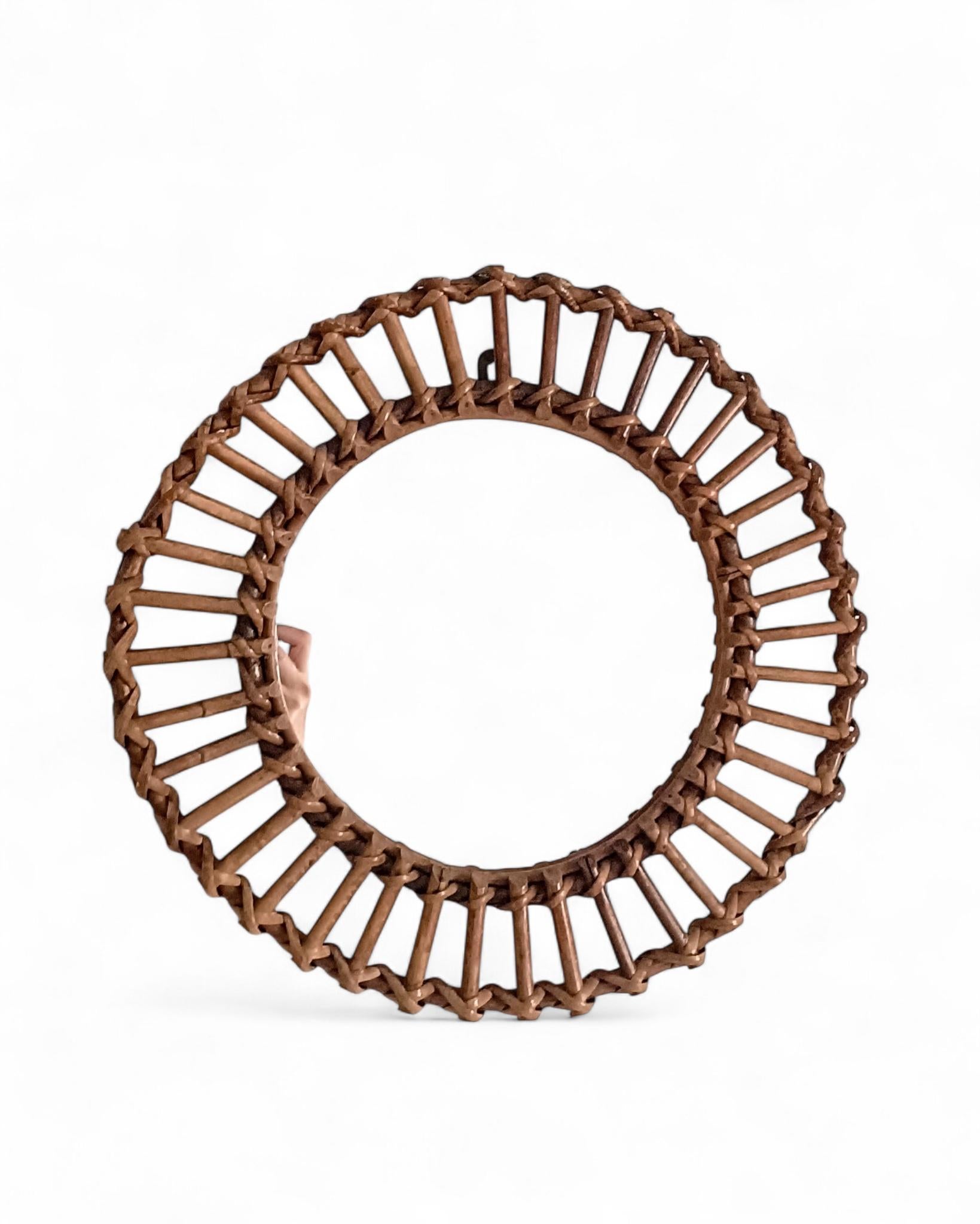 Bambou Miroir mural rond en bambou et rotin, style Franco Albini, du milieu du siècle dernier en vente