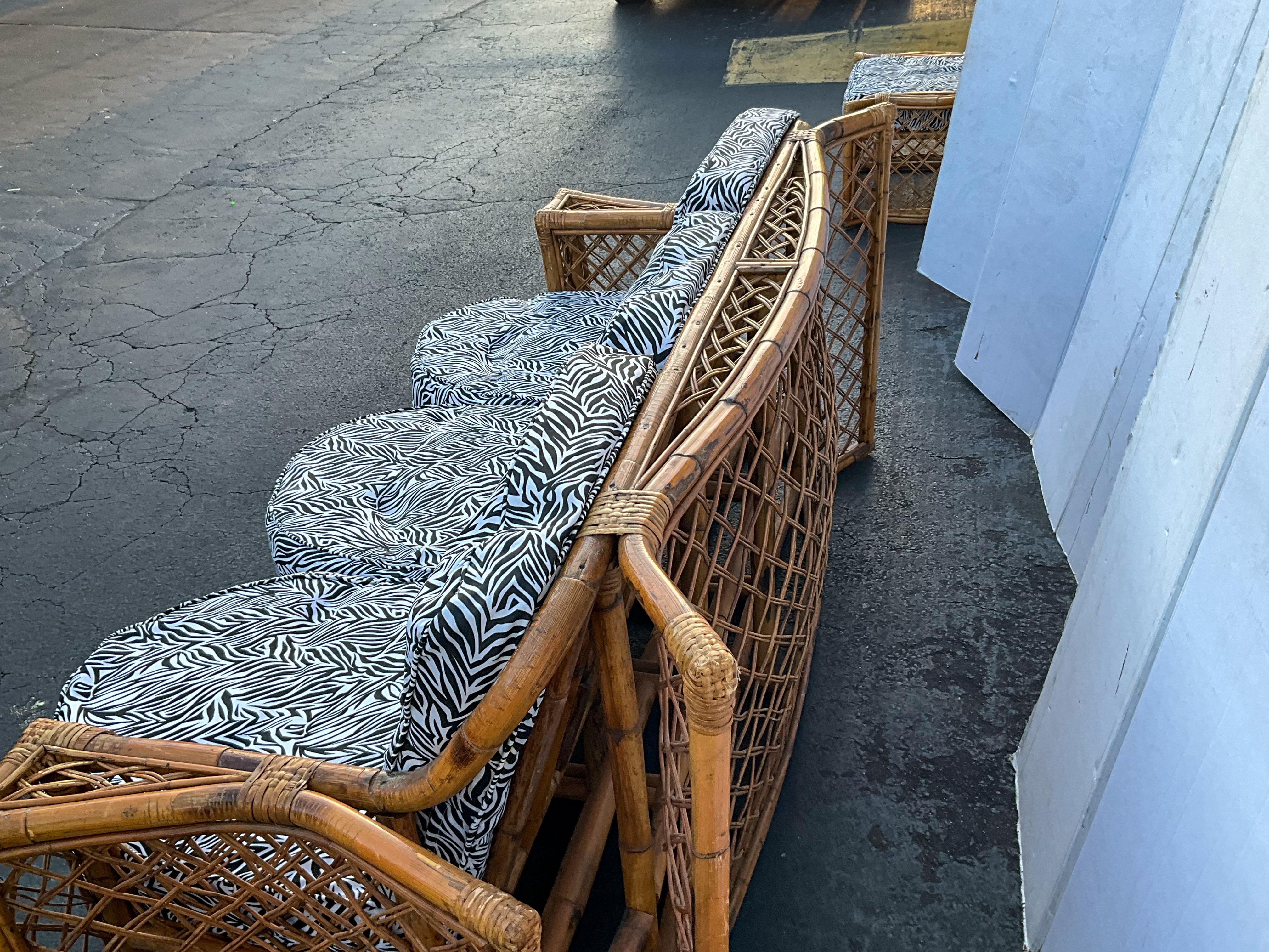 Mid-Century French Bent Bamboo Sofa For The Garden Or Patio Or Sunroom In Good Condition For Sale In Kennesaw, GA