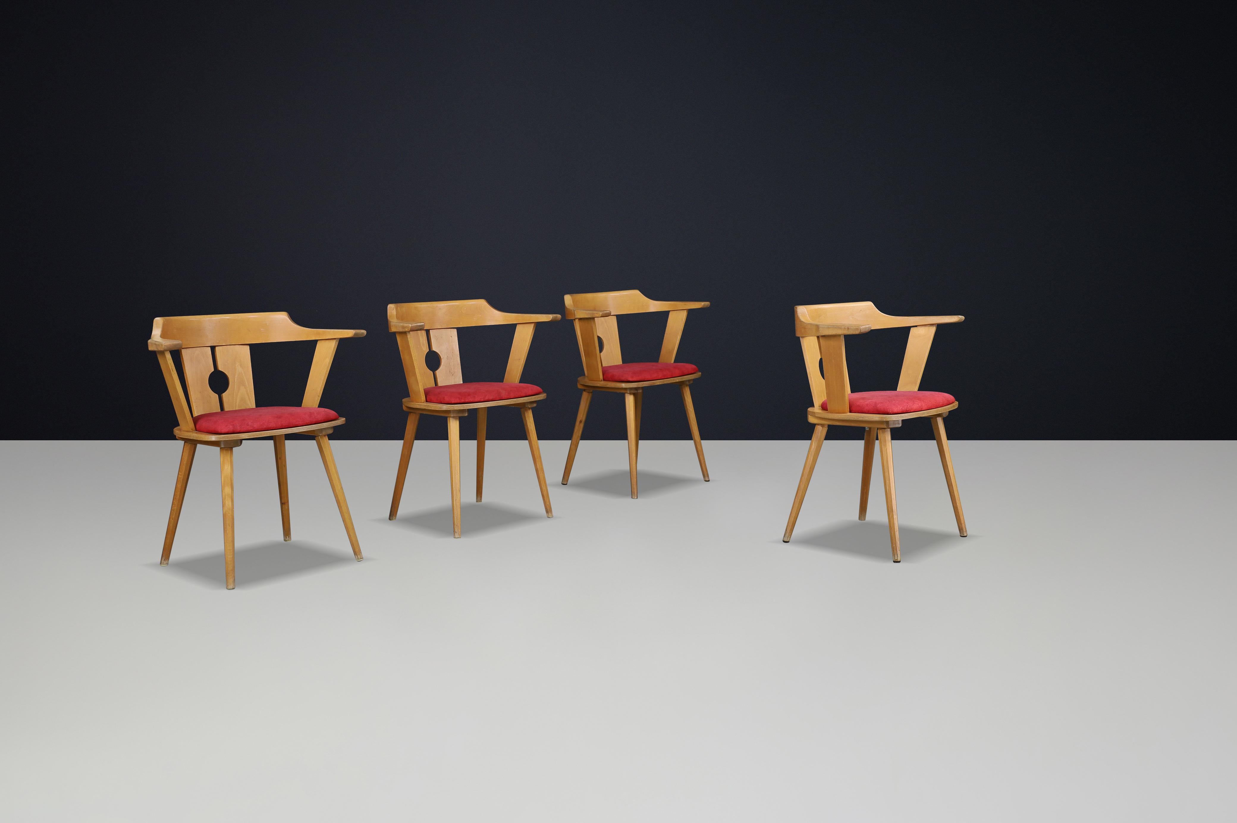 Fauteuil de bistrot français du milieu du siècle en Beeche et tapisserie rouge, années 1950 Bon état - En vente à Almelo, NL