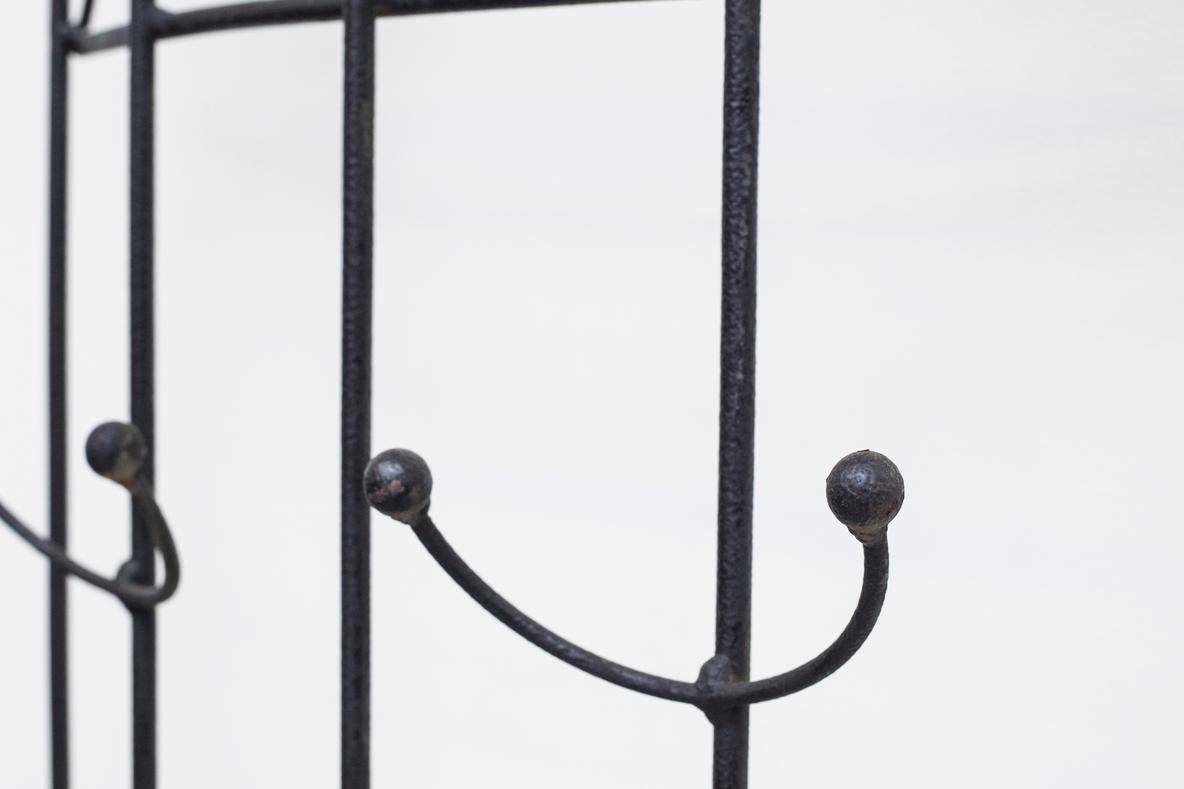 Émaillé Porte-manteau mural en fil métallique émaillé noir du milieu du siècle dernier en vente