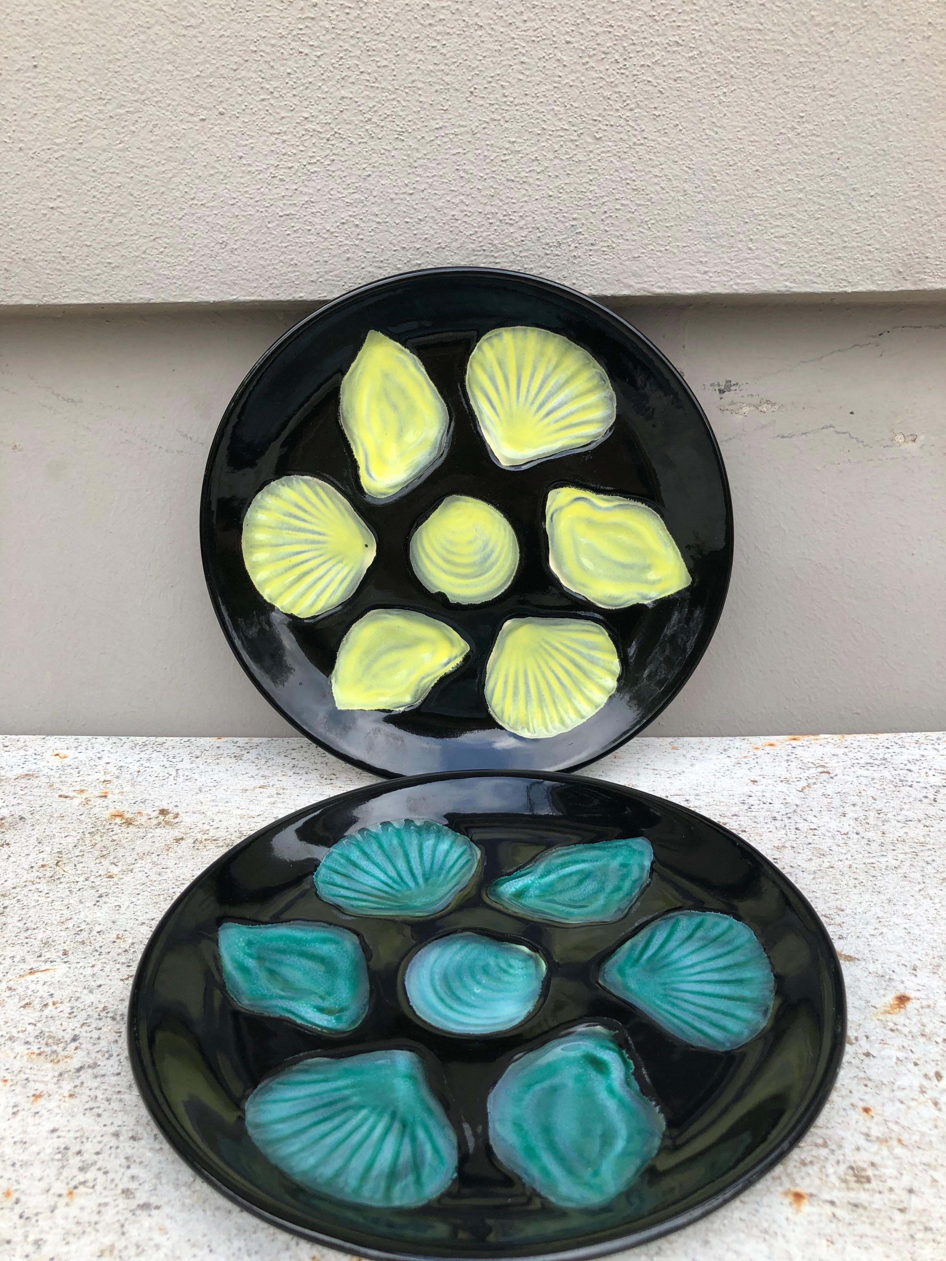 Mid-20th Century Mid-Century French Black & Green Majolica Oyster, circa 1950 For Sale