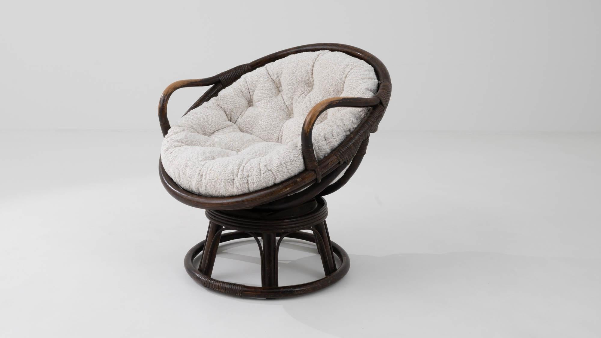 Mid-Century French Bouclé Cushioned Papasan Chair For Sale 4