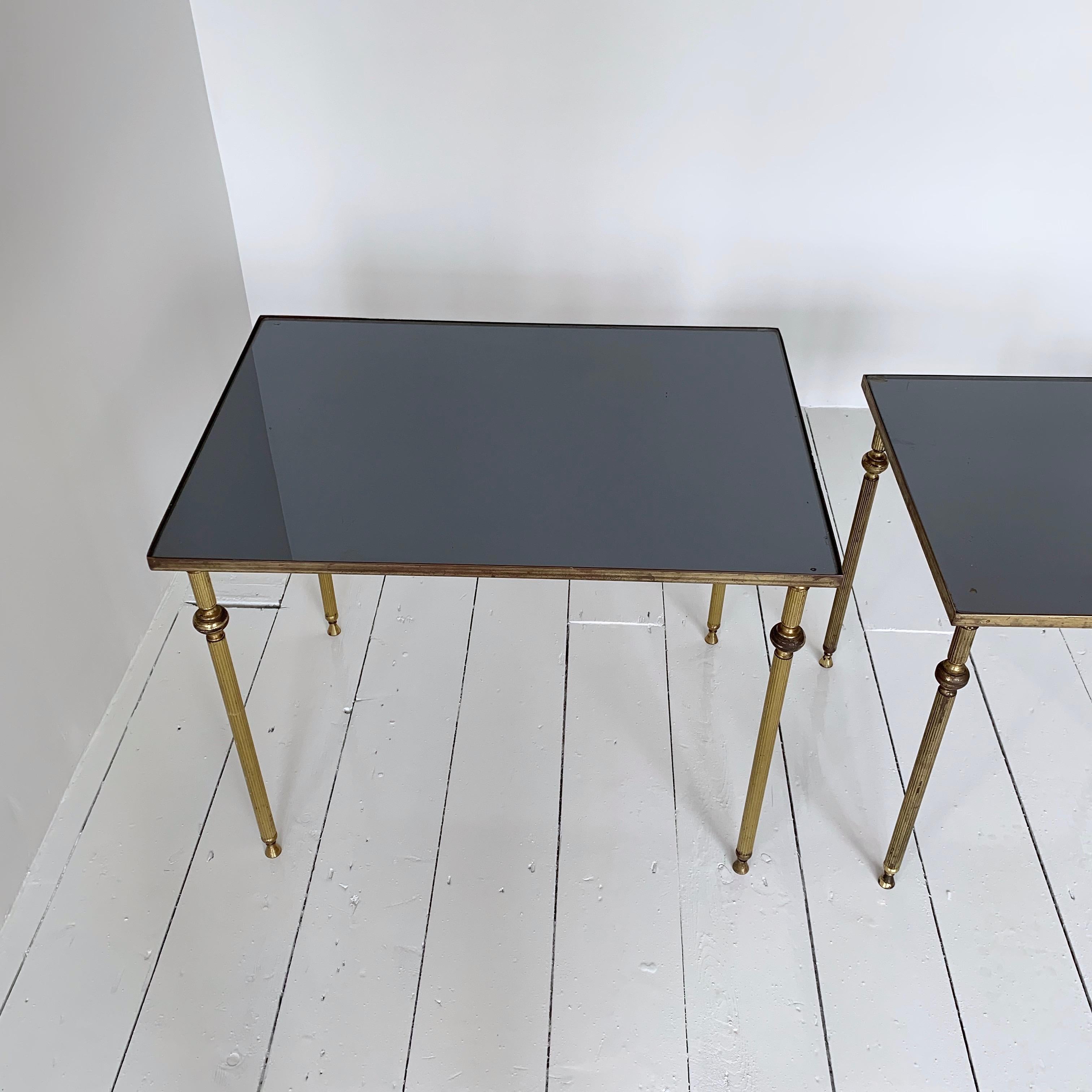 20th Century Midcentury French Brass and Tinted Black Mirrored Glass Topped Nest of Tables For Sale