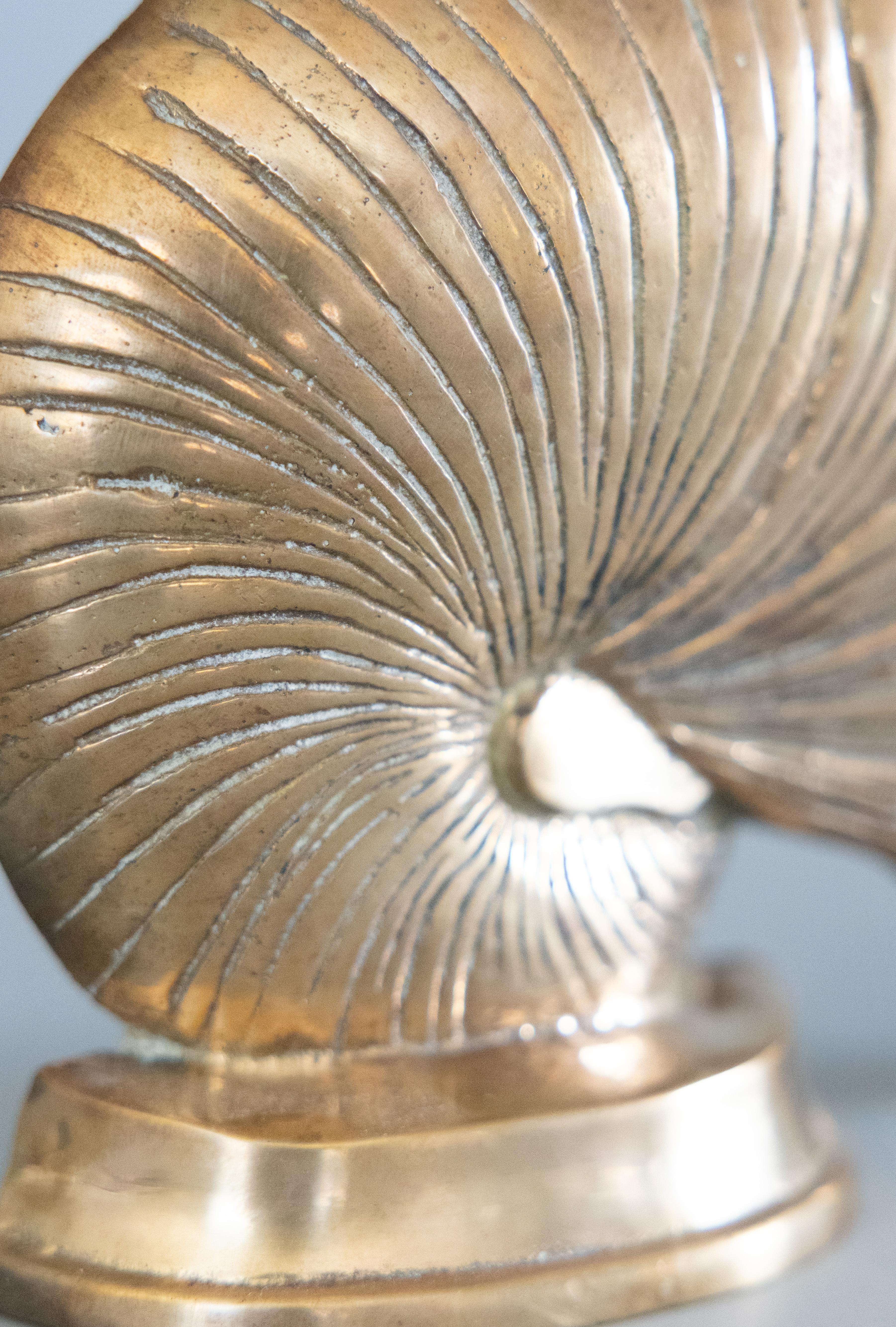 Mid Century French Brass Nautilus Shell Paper Weight Bookend Objet d'Art Decor For Sale 1