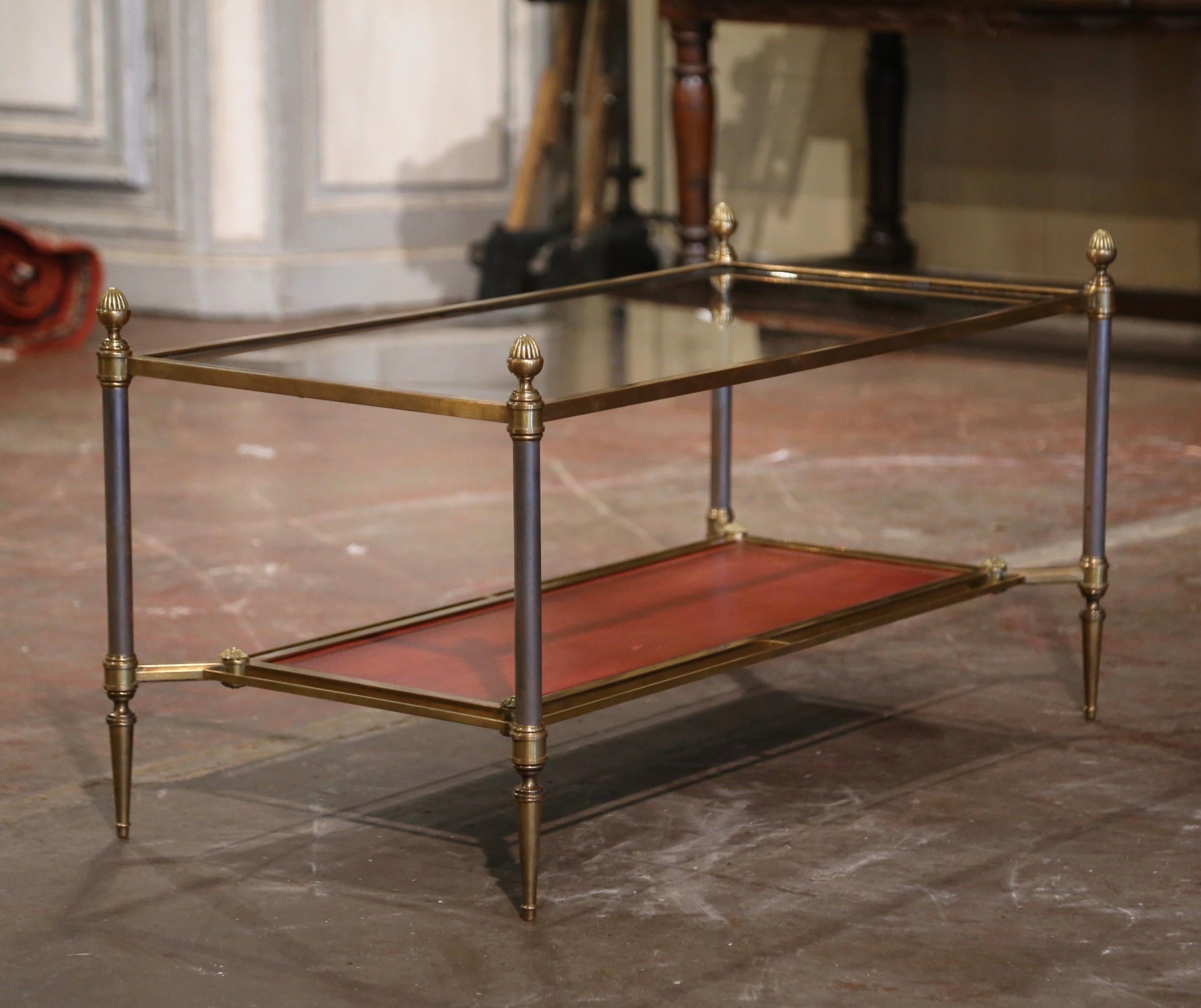 20ième siècle Table basse française du milieu du siècle dernier à deux niveaux en bronze et cuir de la Maison Jansen en vente