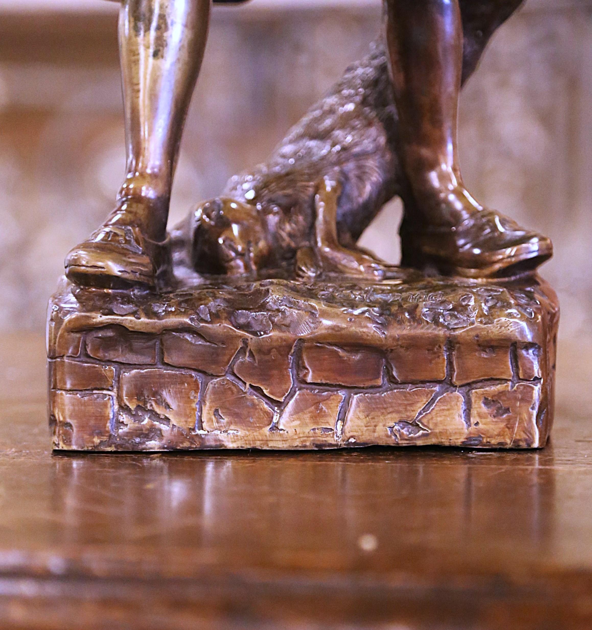 Scultura di bronzo francese di metà secolo Composizione di cacciatori con uccello e coniglio in vendita 3