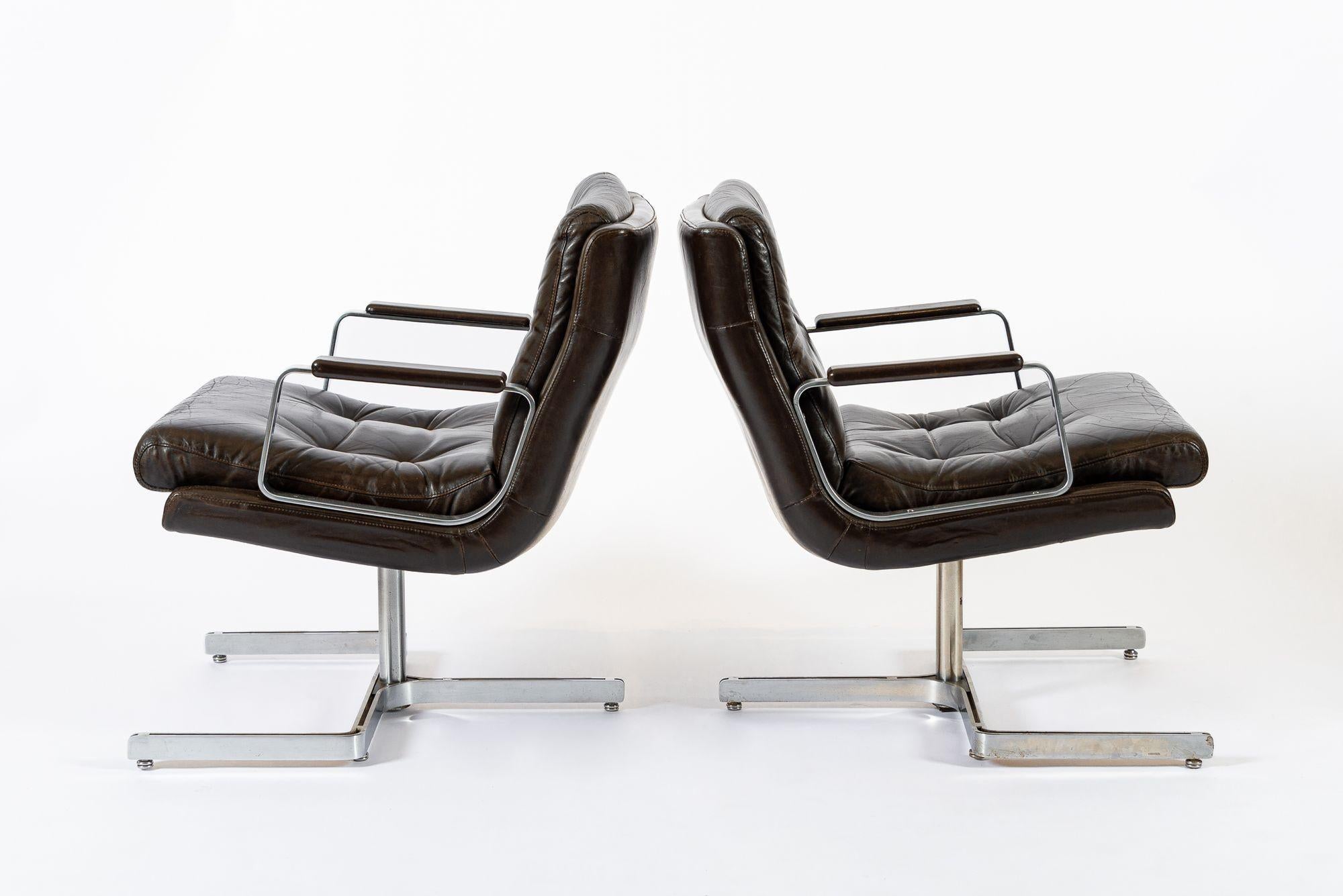 Fin du 20e siècle Mid Century French Brown Leather Lounge Chairs by Raphael Raffel 1970s en vente