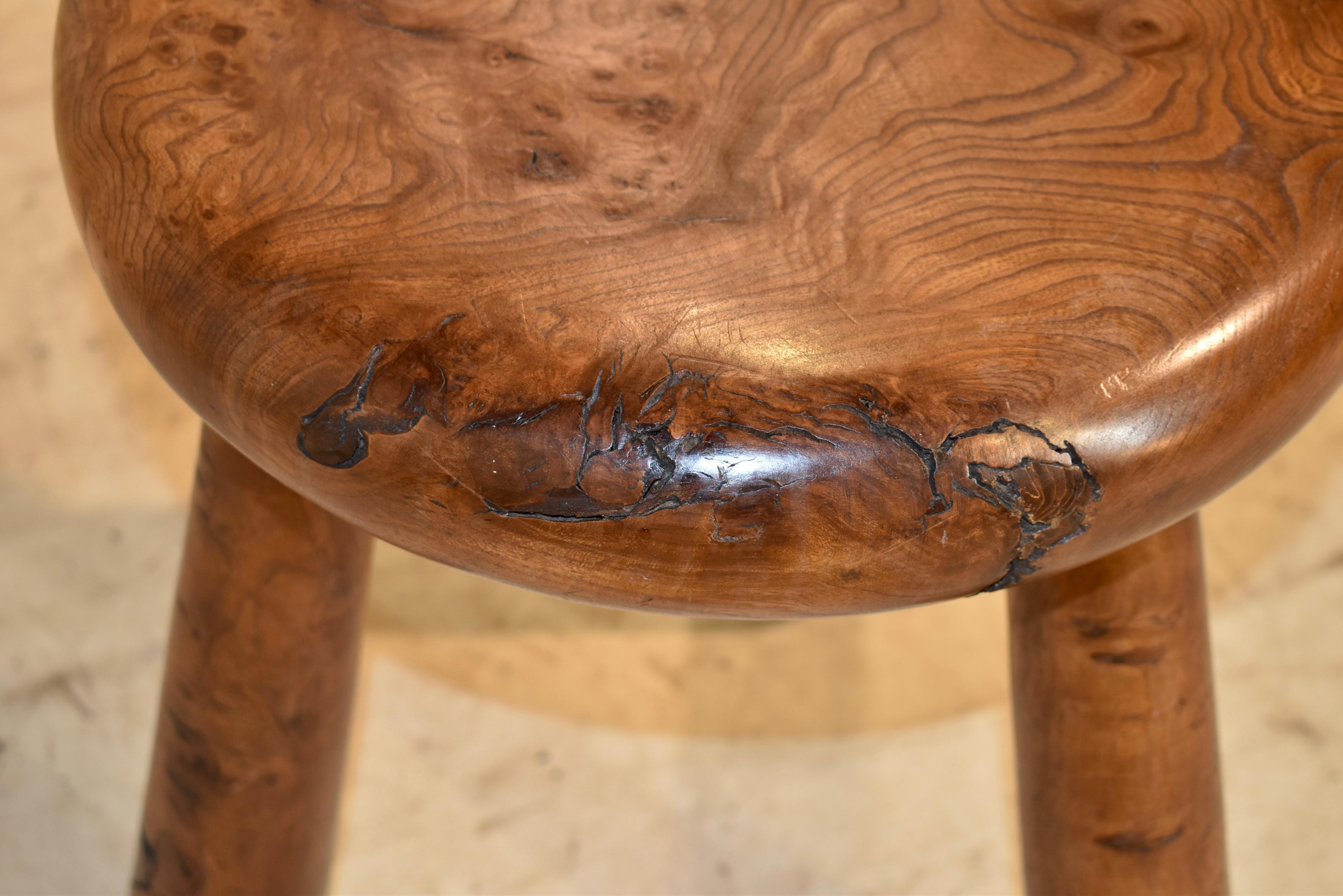 Taburete de madera de olmo francés de mediados de siglo mediados del siglo XX en venta