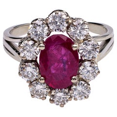 Bague en or 18k du milieu du siècle, Burma No Heat 2.28 Carat Ruby Diamond Cluster Ring