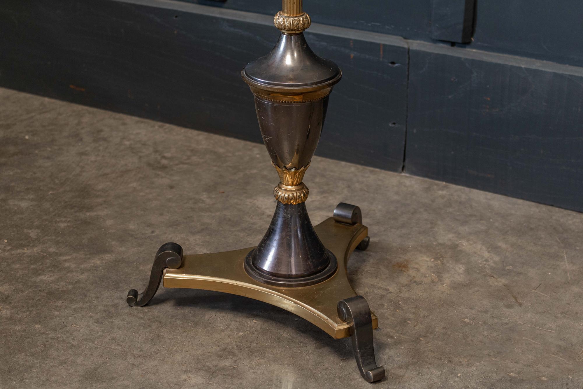 Lampada da terra a candelabro francese del metà secolo in vendita 2