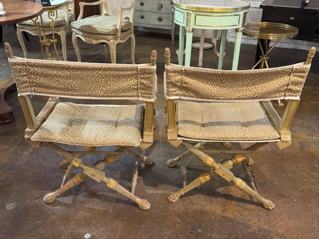 Fauteuils français du milieu du siècle, sculptés et dorés à la parcelle Bon état - En vente à Dallas, TX