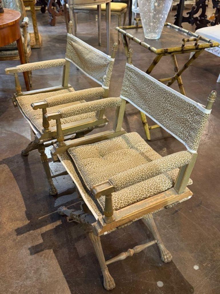 20ième siècle Fauteuils français du milieu du siècle, sculptés et dorés à la parcelle en vente