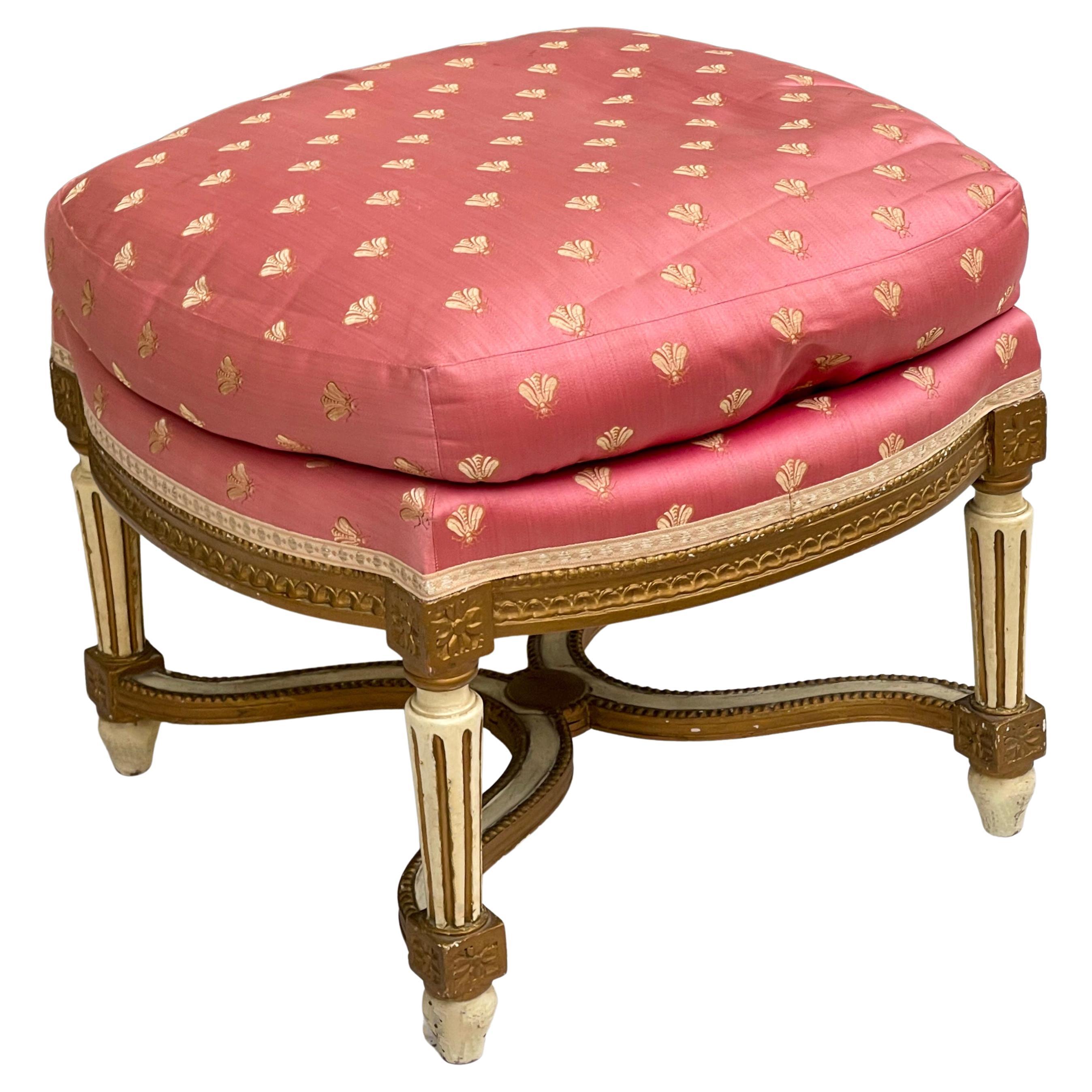  Mid-Century French Carved Giltwood and Painted Ottoman In Pink Silk For Sale