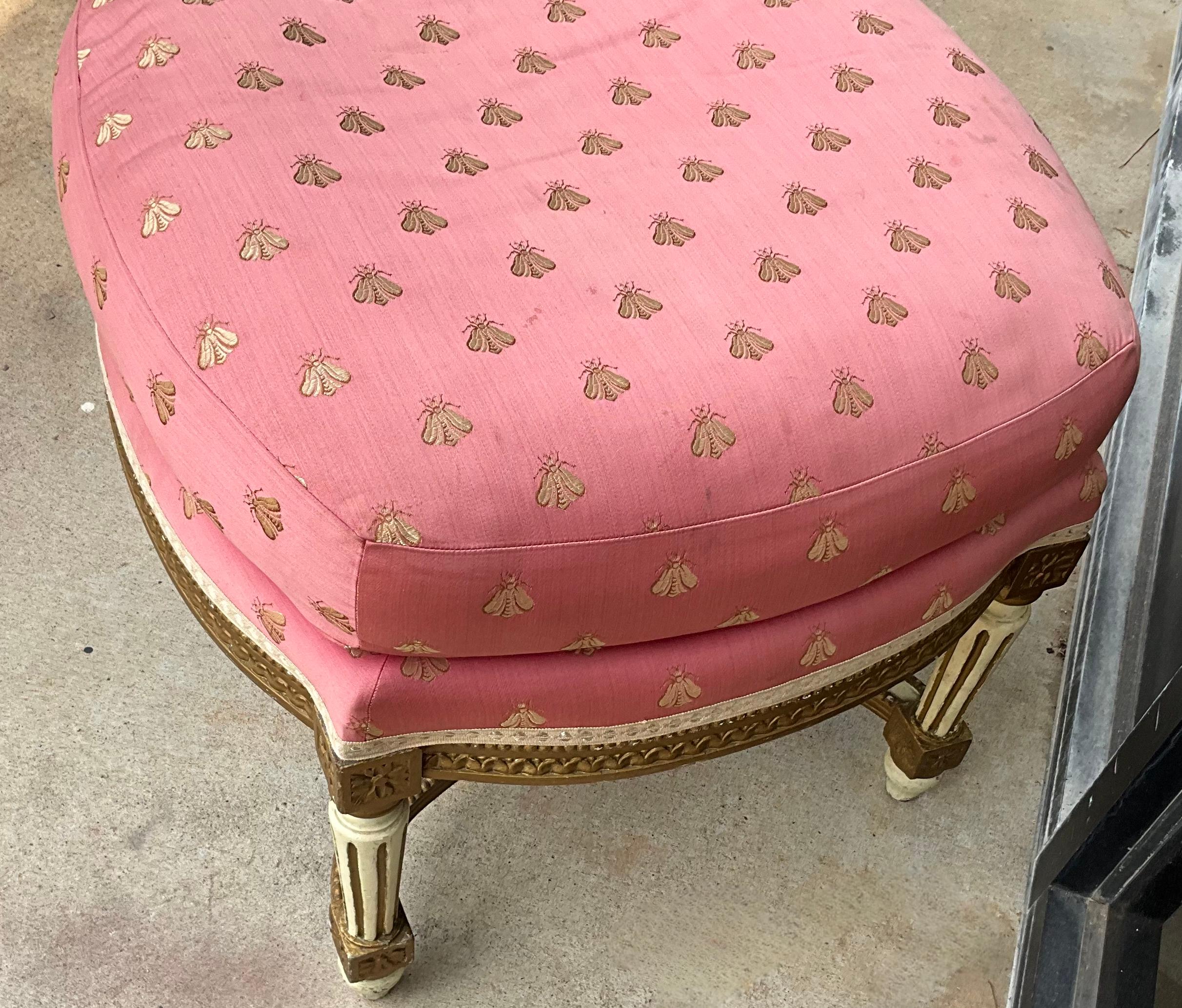 Upholstery  Mid-Century French Carved Giltwood and Painted Ottoman In Pink Silk For Sale