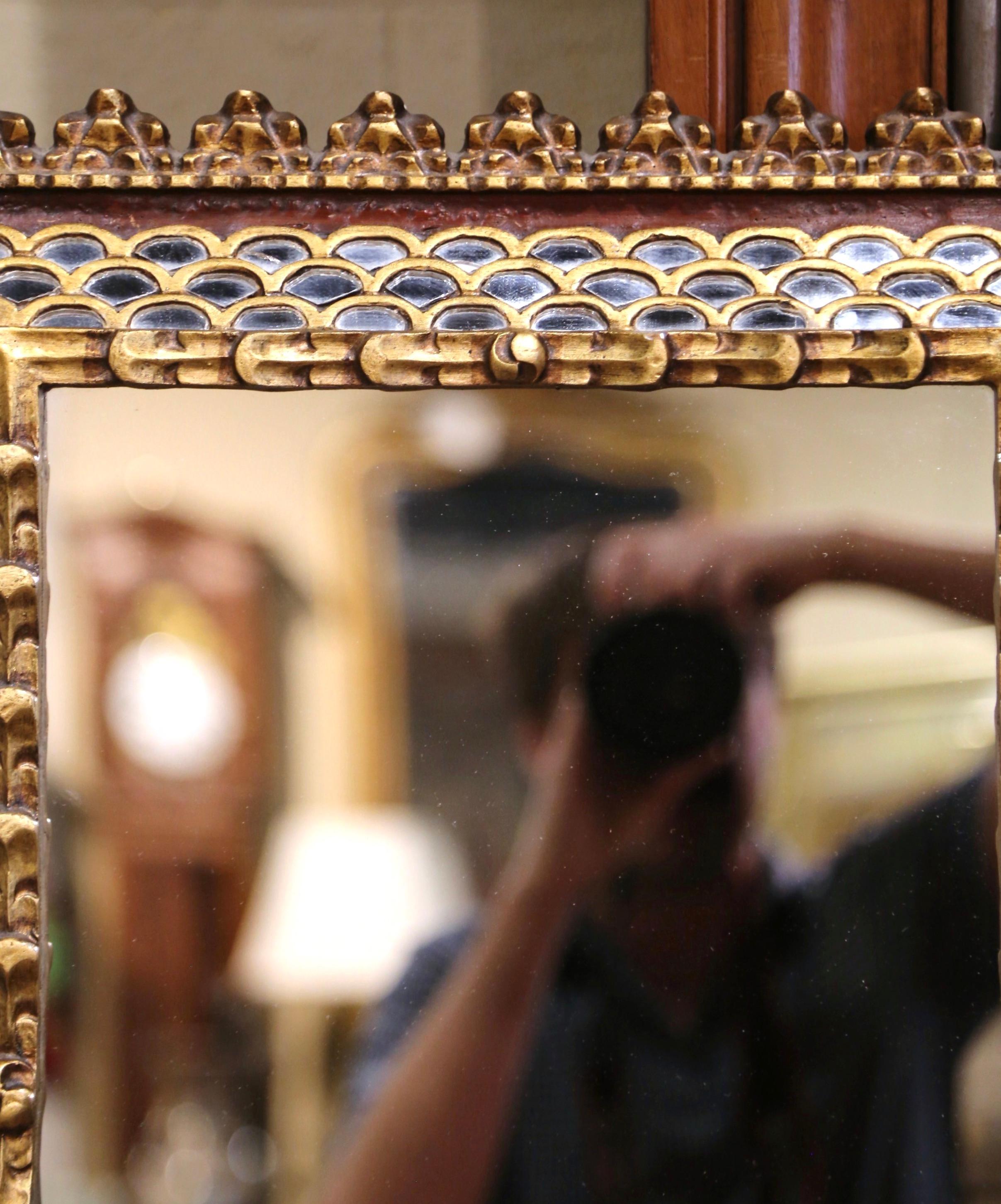 Mid-Century French Carved Giltwood Cushion Mirror with Mirrored Insets In Excellent Condition For Sale In Dallas, TX