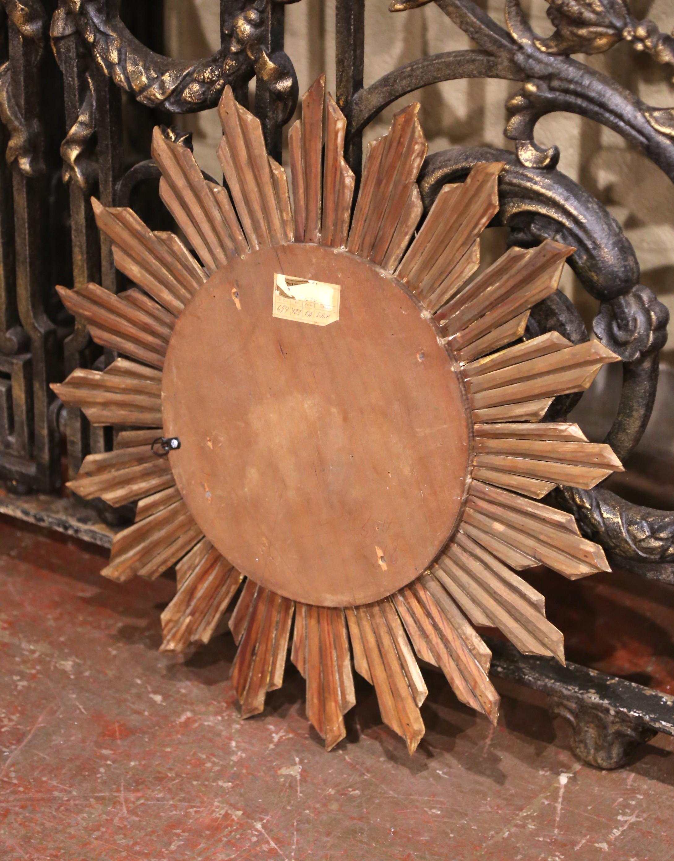 Mid-Century French Carved Giltwood Sunburst Mirror In condizioni ottime in vendita a Dallas, TX