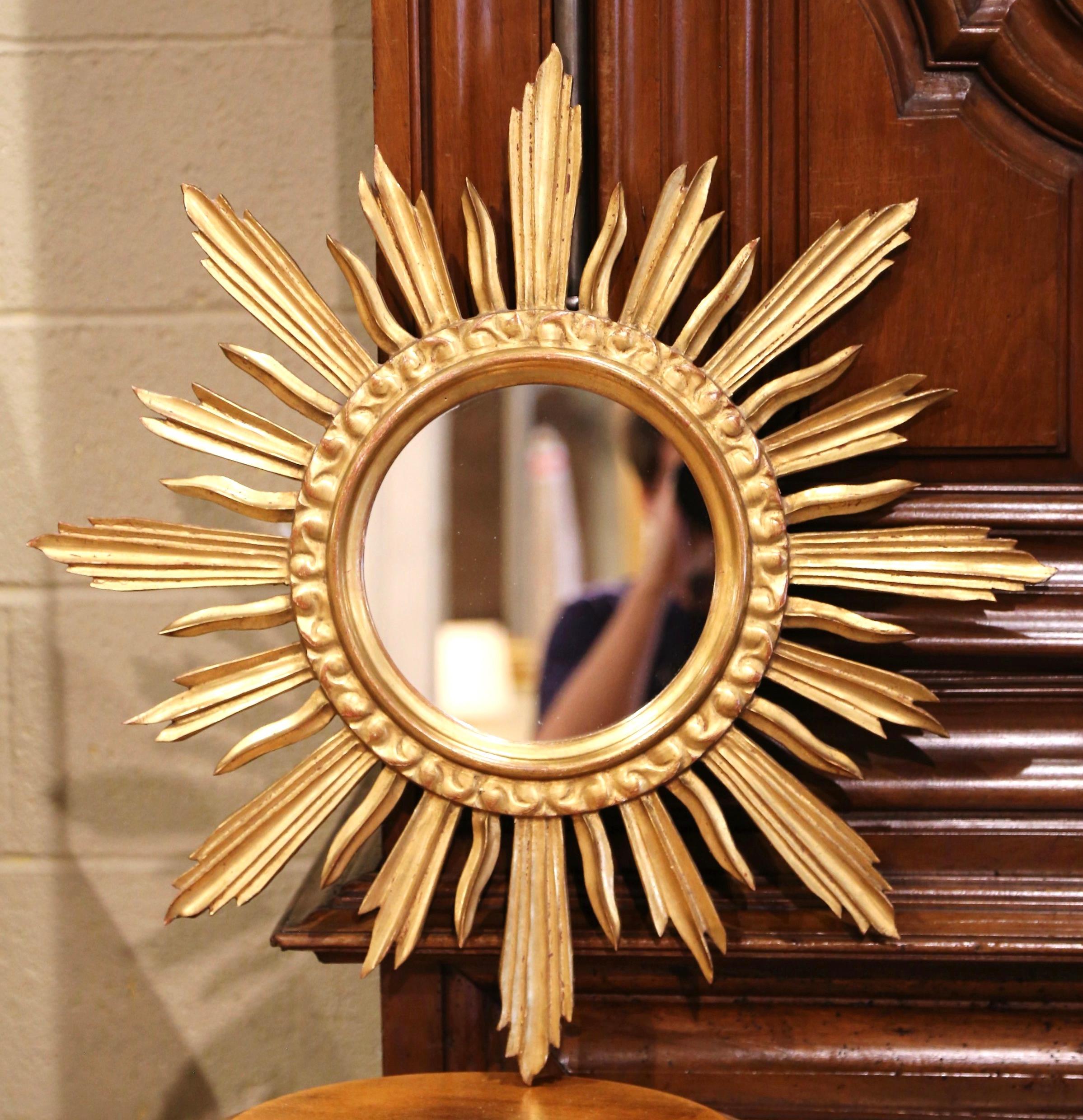 Mid-Century French Carved Giltwood Sunburst Wall Mirror from Versailles In Excellent Condition For Sale In Dallas, TX